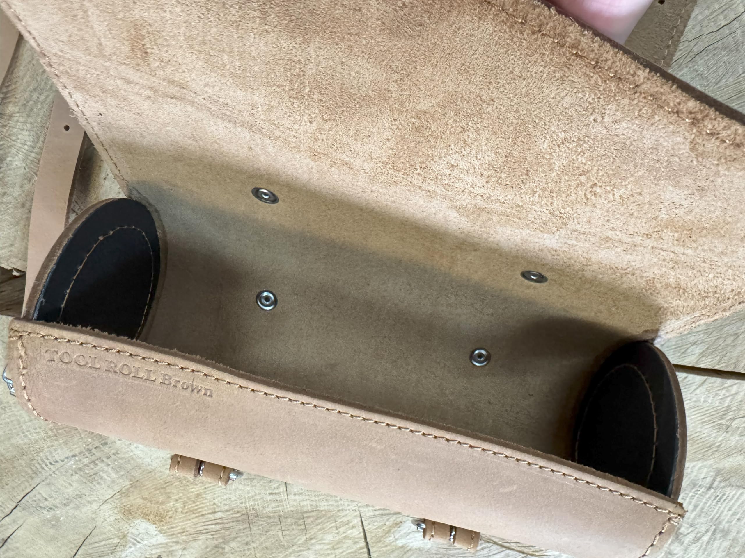 Lenkerrolle Hellbraun Light Brown Lederrolle Bugrolle Werkzeug kompatibel mit HD Harley Davidson Leder Motorrad Werkzeugtasche Schwinge Rolle