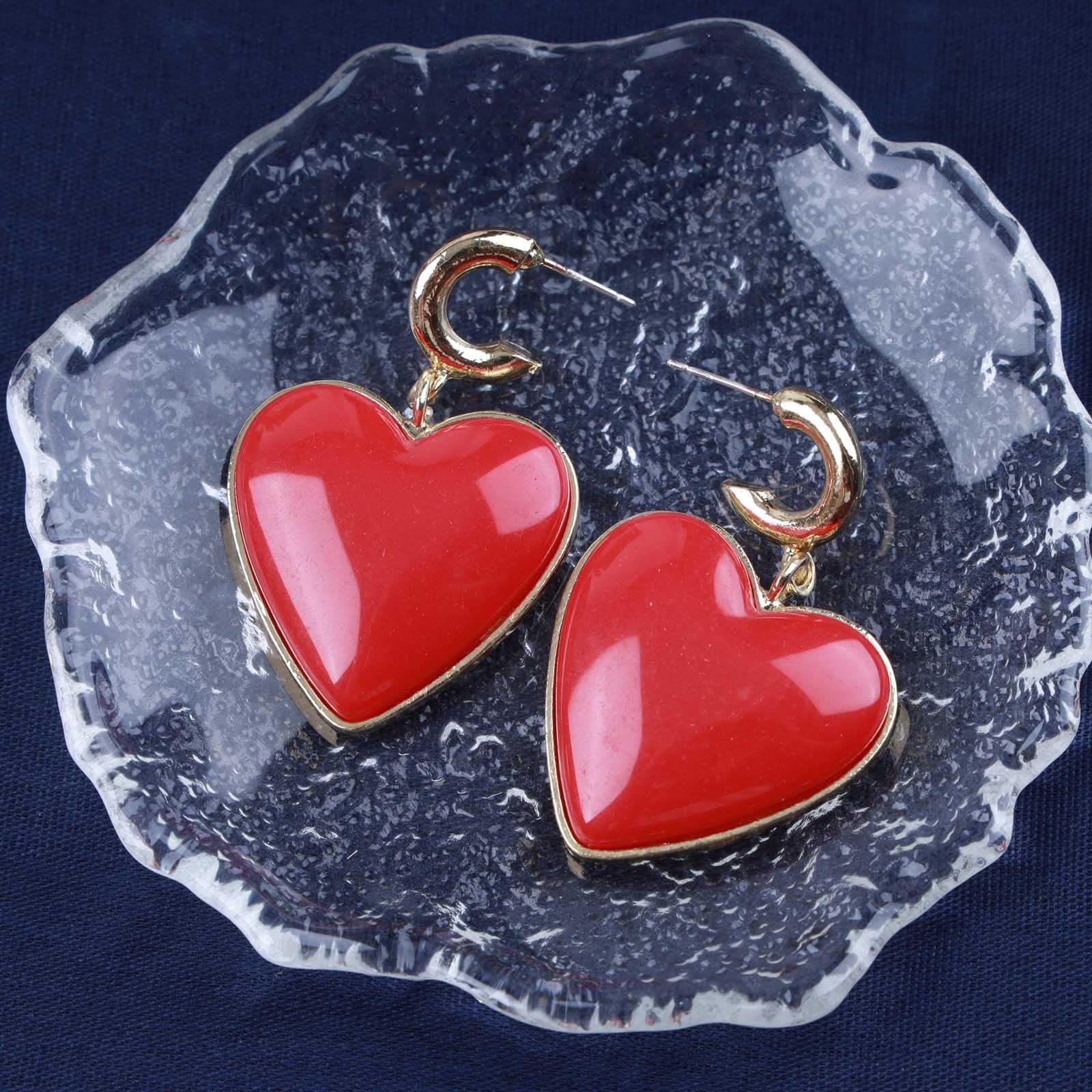 Perni per orecchini a forma di cuore rosso: gioielli in acciaio inossidabile acrilico opaco (4 pezzi) - Italia