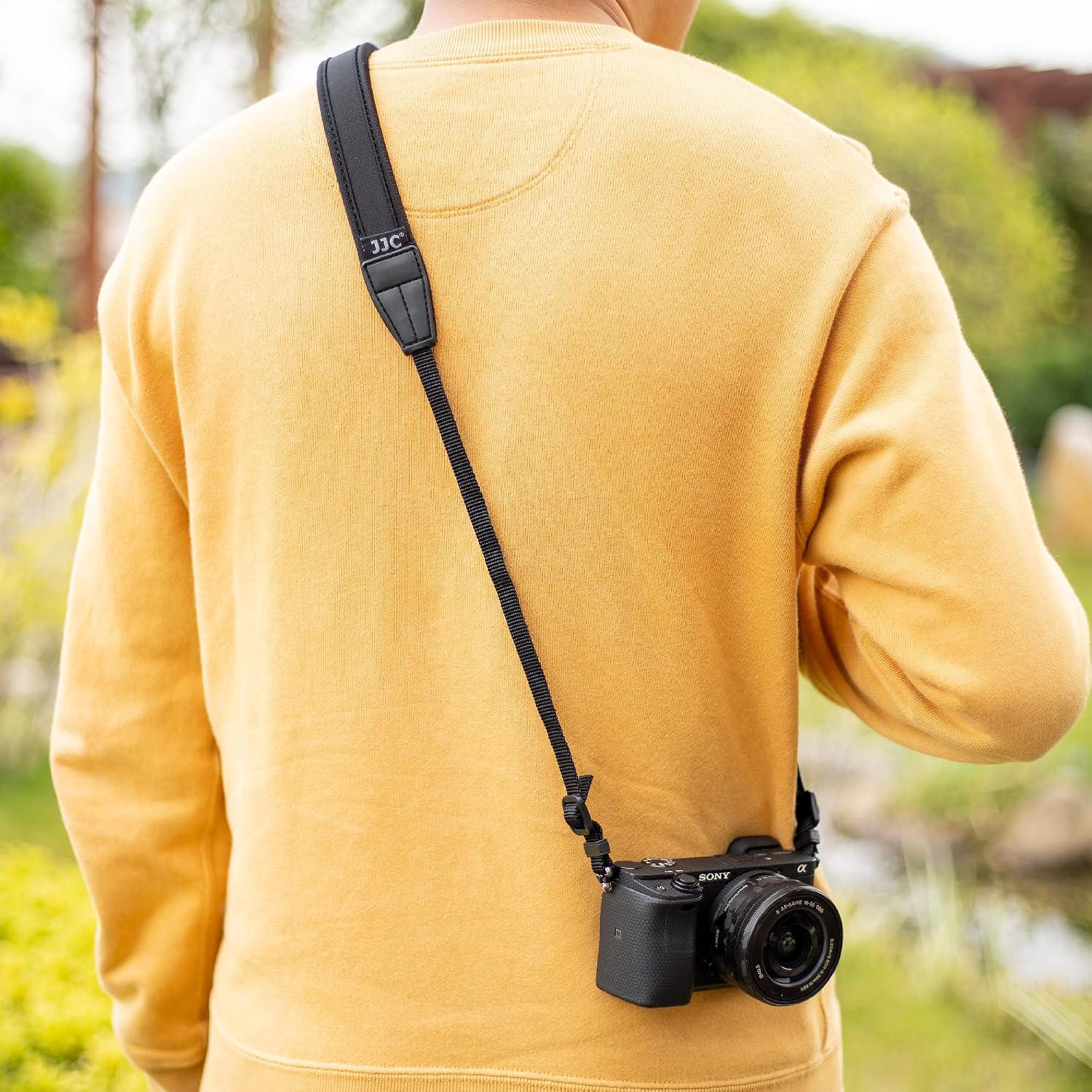 Soft Camera Shoulder Neck Strap for Canon EOS R5 R6 Mark III II R10 R8 RX1RIII A7M5 A7V A7 V IV A7C II A7CR A7R VI V IV A9 III A6700 ZVE10 II ZV-E1 A7SIII X Half X100VI Z5II Z6III Z50II Z6II Z30 Z7II