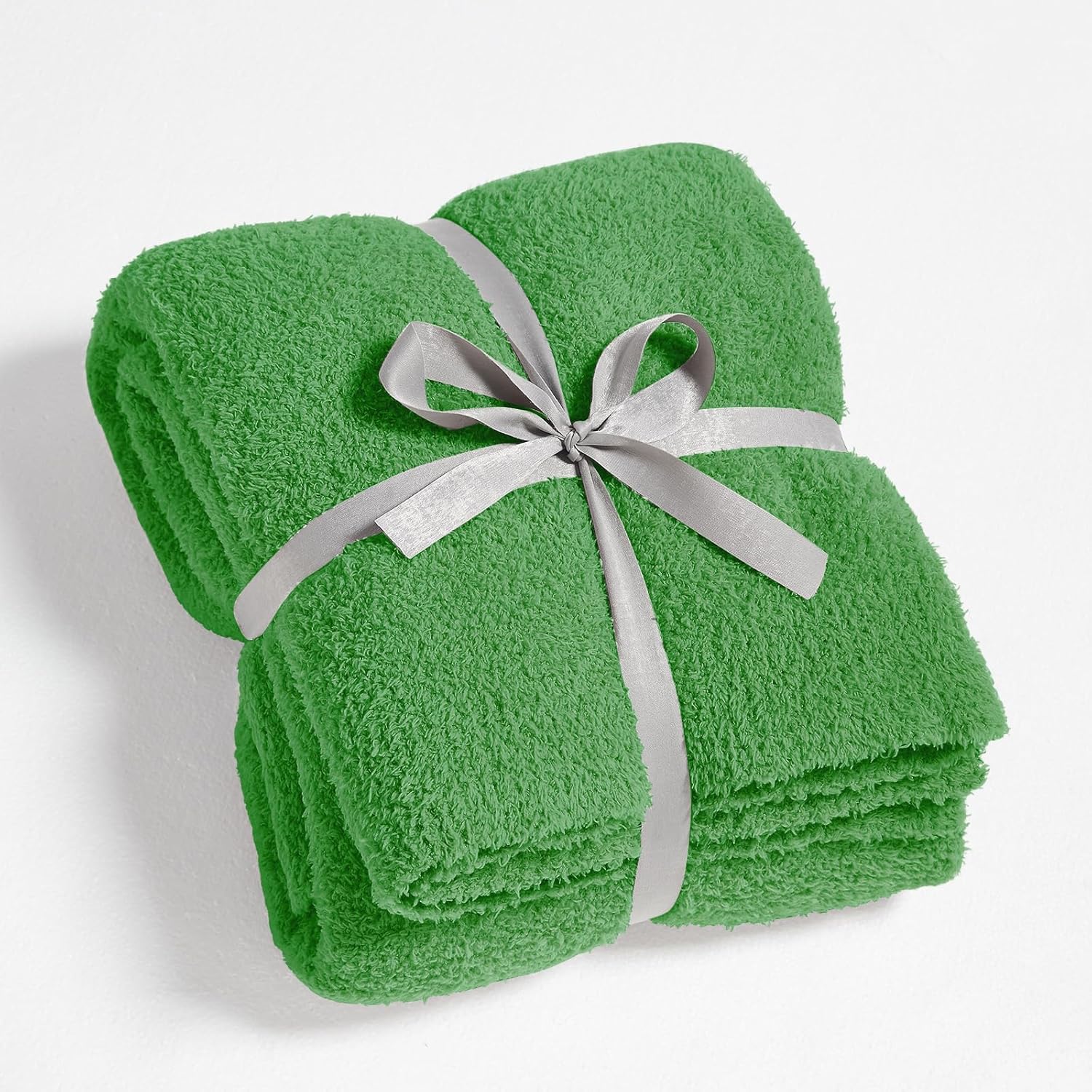 CYMULA Super Soft Green Throw Blanket - Lightweight Plush Fuzzy Fluffy Warm Cozy Blankets and Throws for Sofa Bed All Season Use, 60 x 80 inches Festive Green Twin(60"x80")