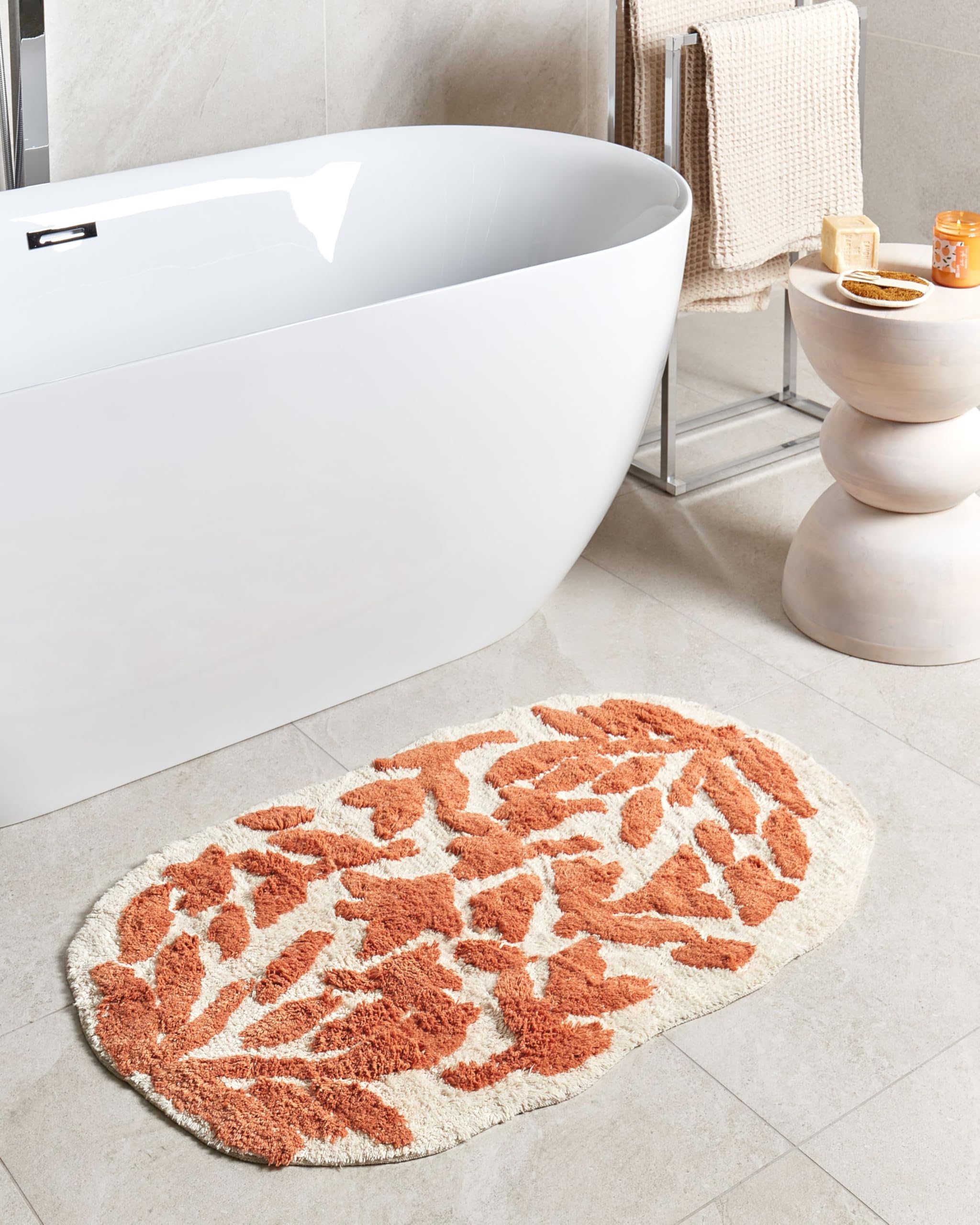Beliani Tappeto da bagno moderno in cotone di forma irregolare 60 x 90 cm Modello decorativo Accessori da bagno arancione