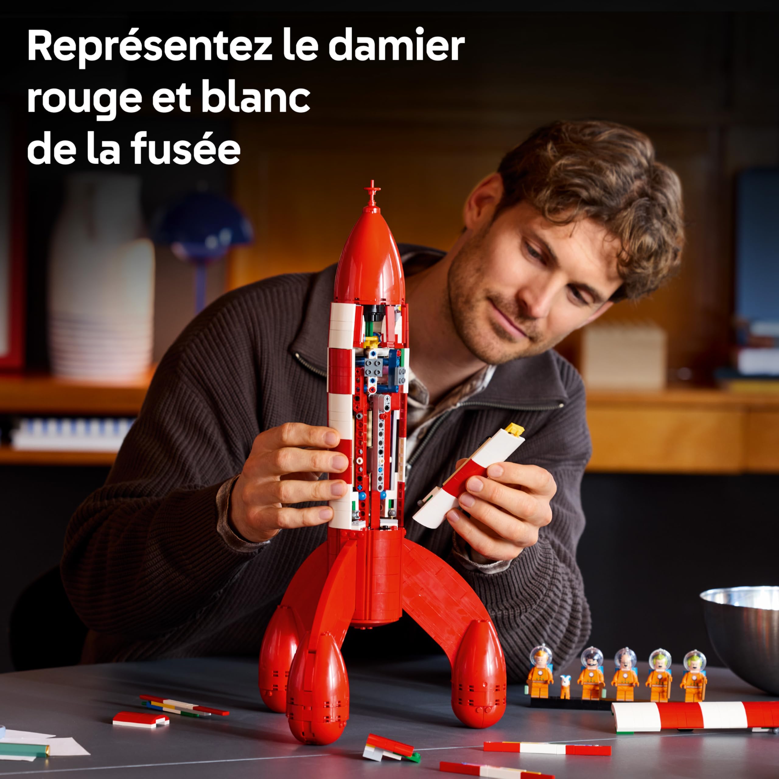 LEGO Ideas La Fusée de Tintin - Maquette de Navette Spatiale pour Adulte - Décoration de Bureau DIY avec 5 Minifigurines & Figurine de Milou Le Chien - Idée Cadeau pour Fans de Bande Dessinée 21367