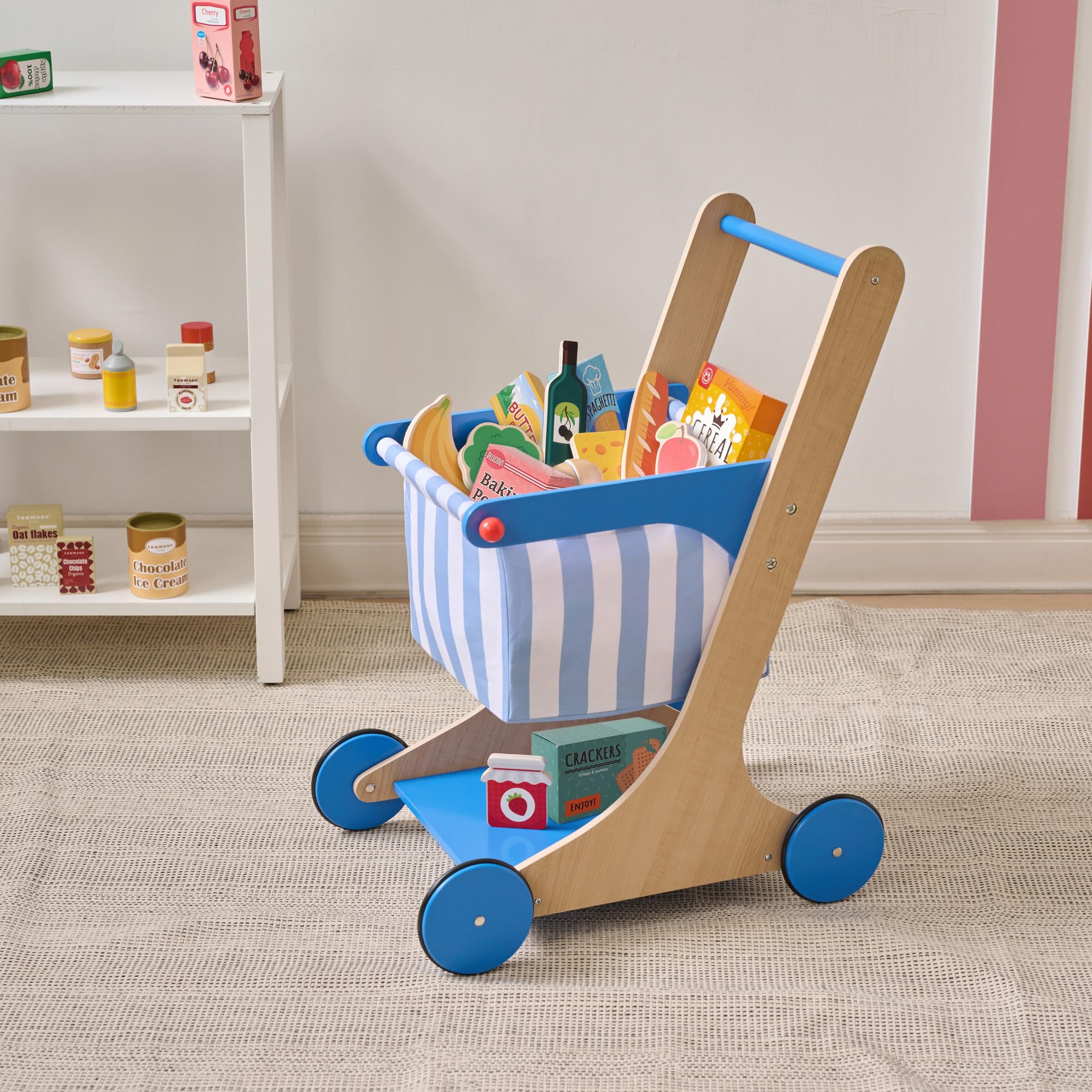 Teamson Kids Carrello della Spesa Little Helper Mr. Fresh, Gioco di Ruolo, per Bambini dai 3 Anni, 44,6x32,4x60 cm, Blu, Legno, con 13 Alimenti e Cestino in Tessuto, 2,4 kg