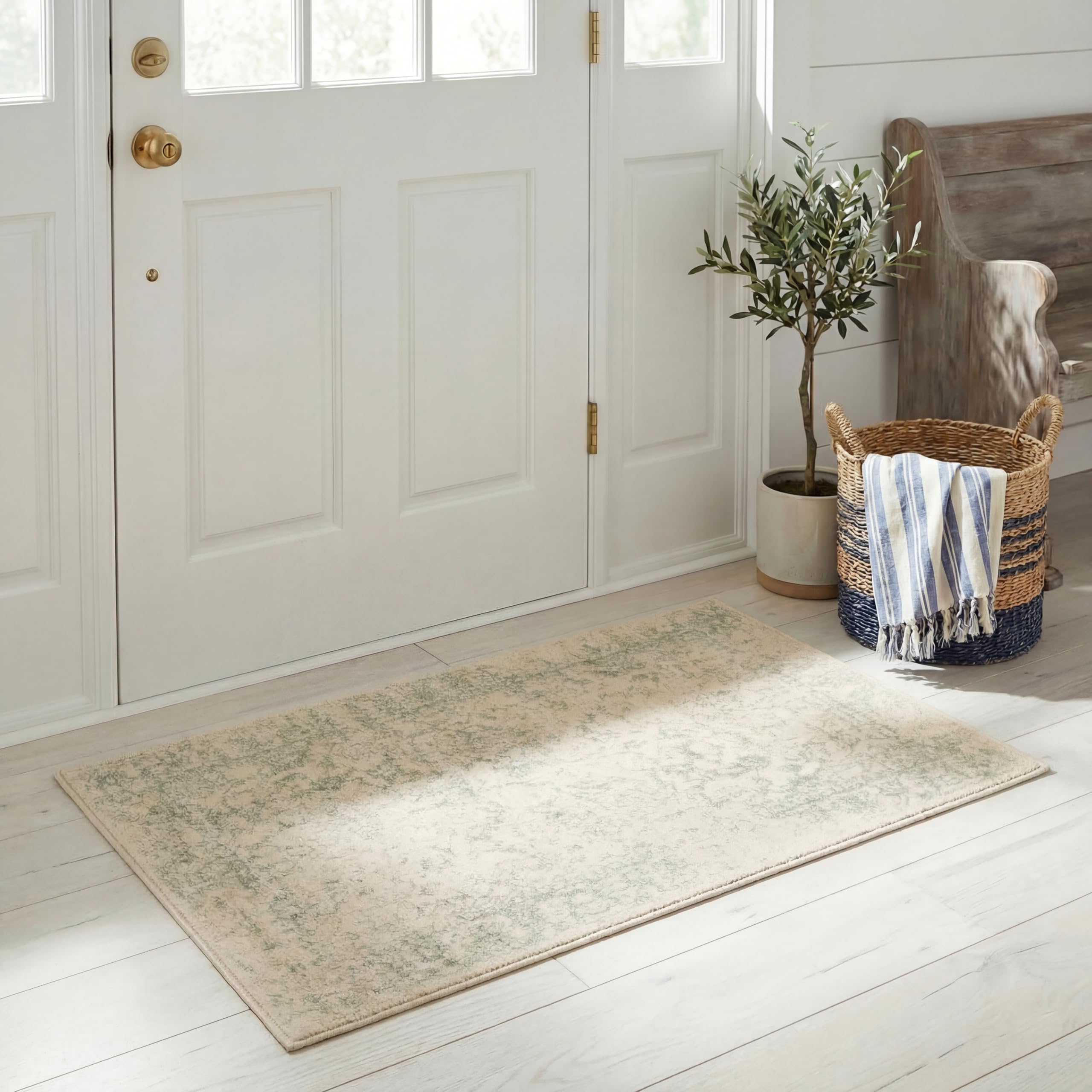 SAFAVIEH Distressed Rug for Living Room, Dining Room, Bedroom - Adirondack Collection, Short Pile, in Ivory and Sage, 122 X 169 cm