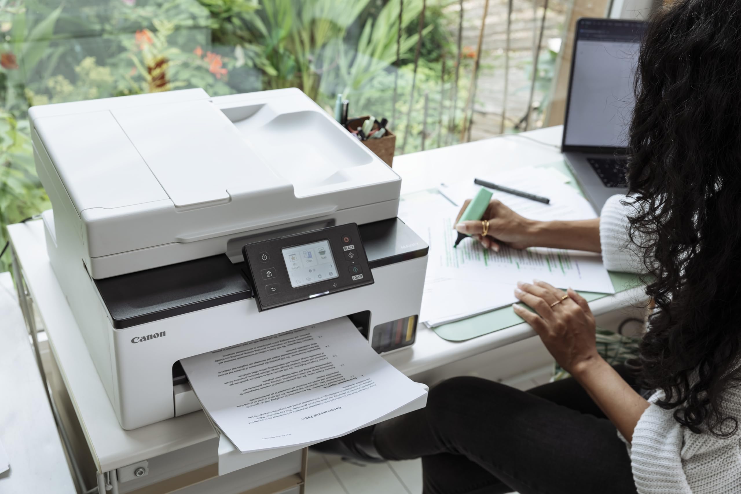 Canon MAXIFY GX2050 Tintenstrahldrucker 4-in-1 Multifunktionsgerät DIN A4 (Drucker, Scanner, Kopierer, Fax, ADF, 600x1200 DPI, WLAN, USB, 15/10 ISO-Seiten/Min., Duplexdruck, 250 Blatt Kassette) weiß