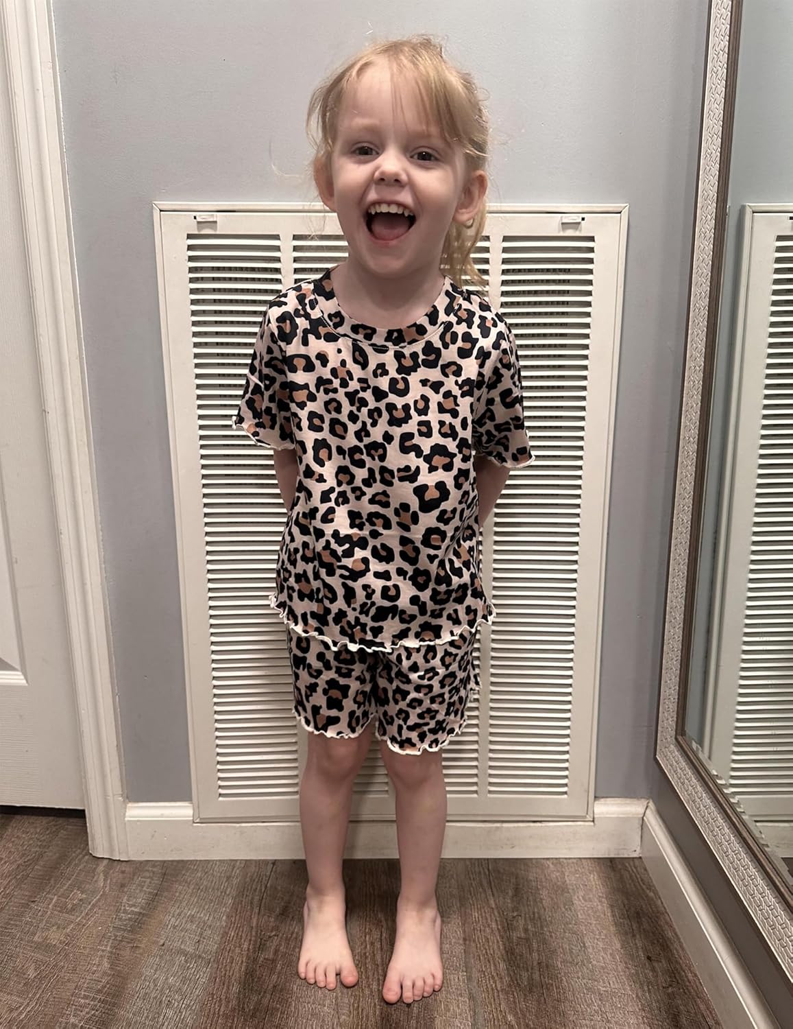 Arshiner Toddler Girls Clothes Ruffle Short Sleeves Crewneck Tops and Shorts with Pockets Cute Summer 2 Pieces Short Sets - Image 5