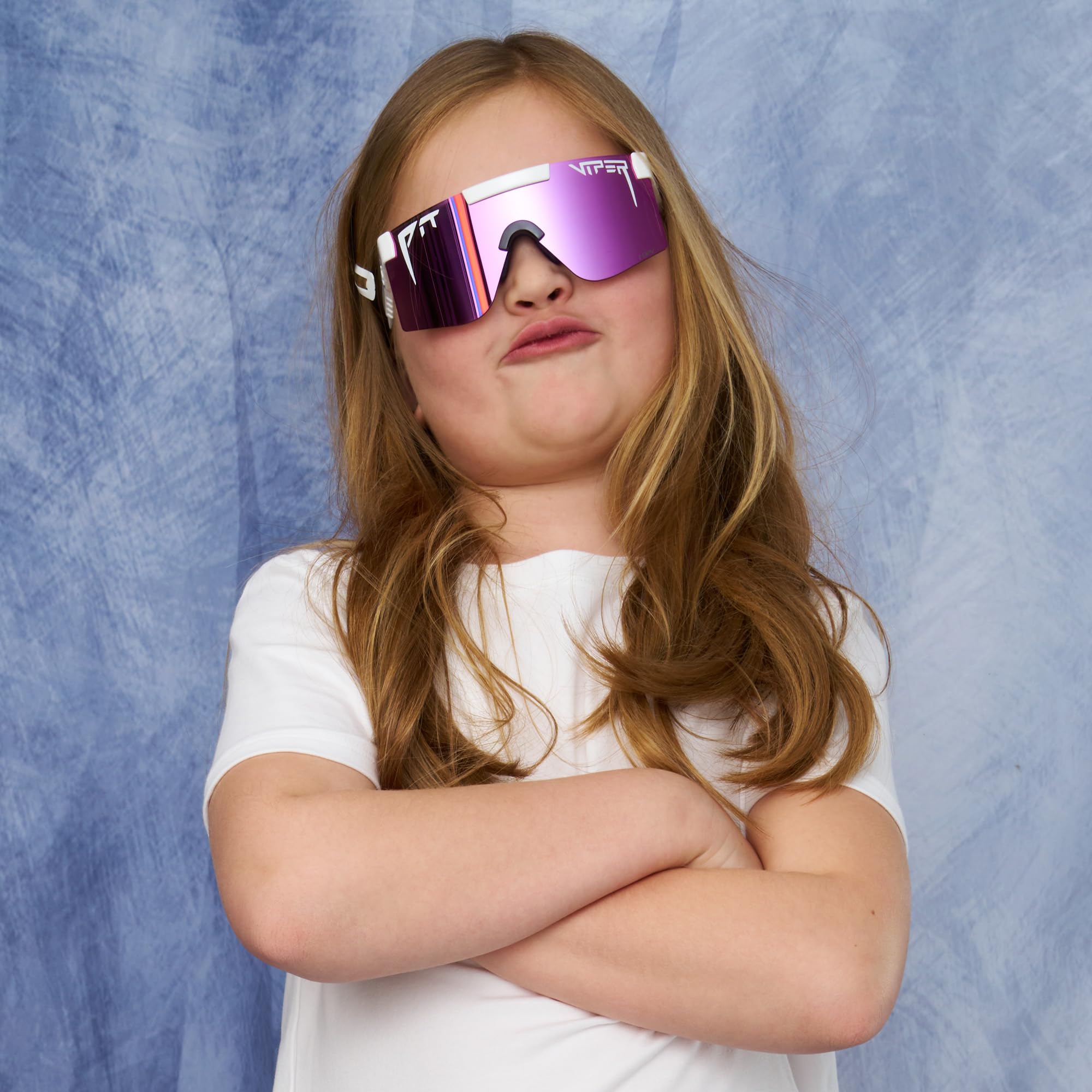Pit Viper Sonnenbrille für Kinder im Alter von 3–8 Jahren, polarisierte Gläser, unzerstörbarer Rahmen, rutschfester Griff, Mikrofaser-Tasche
