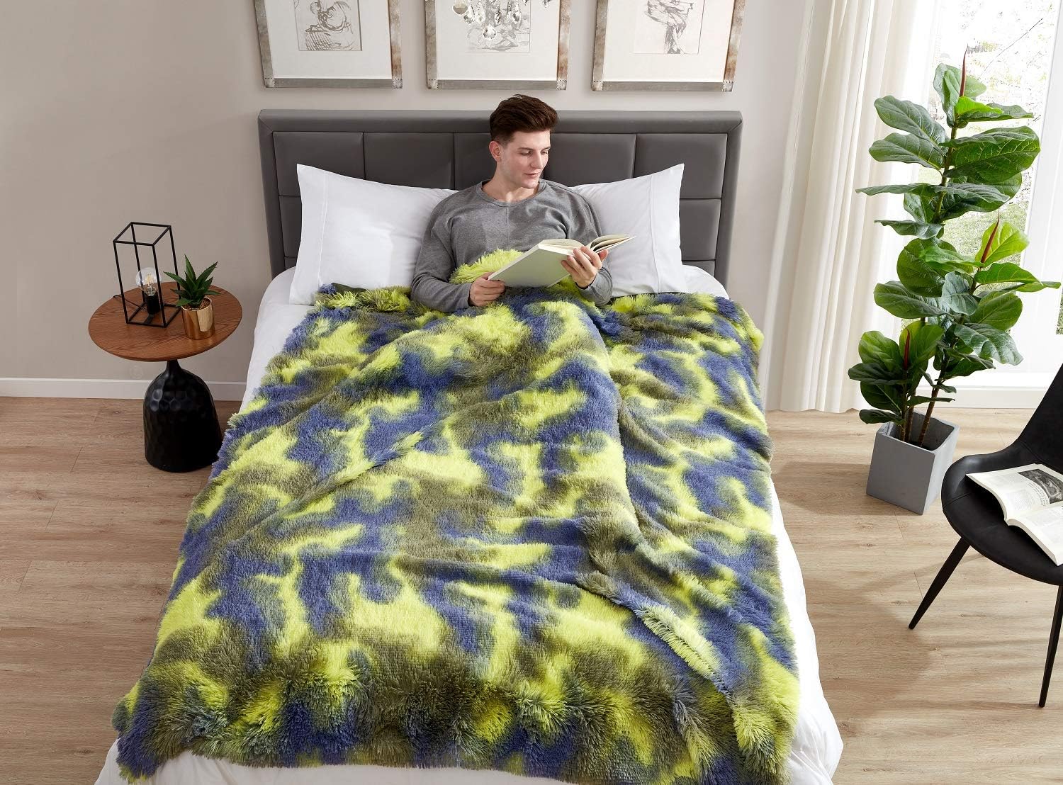 Ultra Soft Blanket 50 x 60 Inch, Faux Fur Blanket for Kids, Boys, Teens & Young Man, Stylish Camo Tie Dye Fur Throw, Fluffy Chair Blanket, Super Plush Reversible Bed Blanket, Male Fashion - Image 5