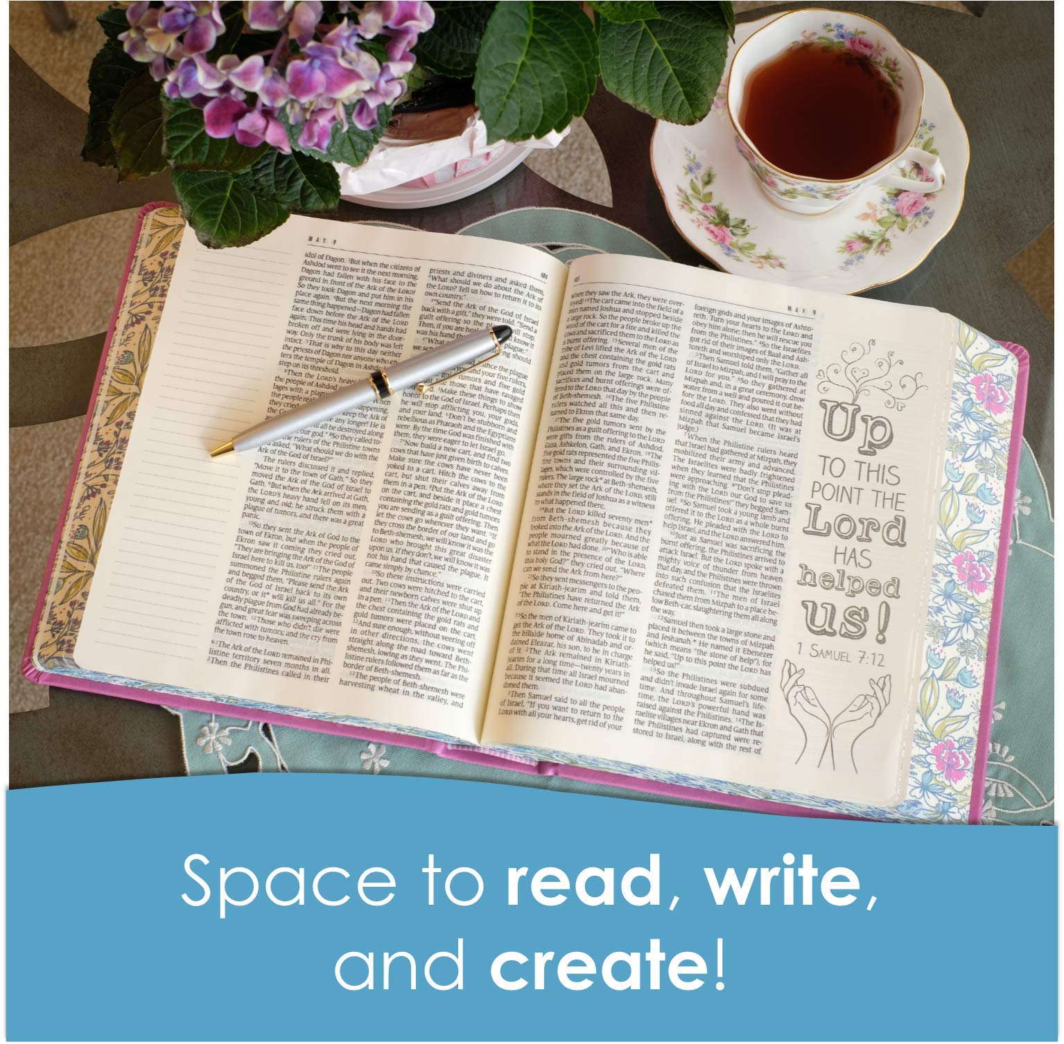 The One Year Bible Expressions NLT, Deluxe (Hardcover, Pink Flowers) - Image 3