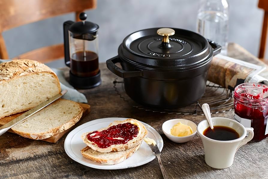 Amazon.com: STAUB 40509-487-0 Cocotte Round 20cm Black: Home & Kitchen