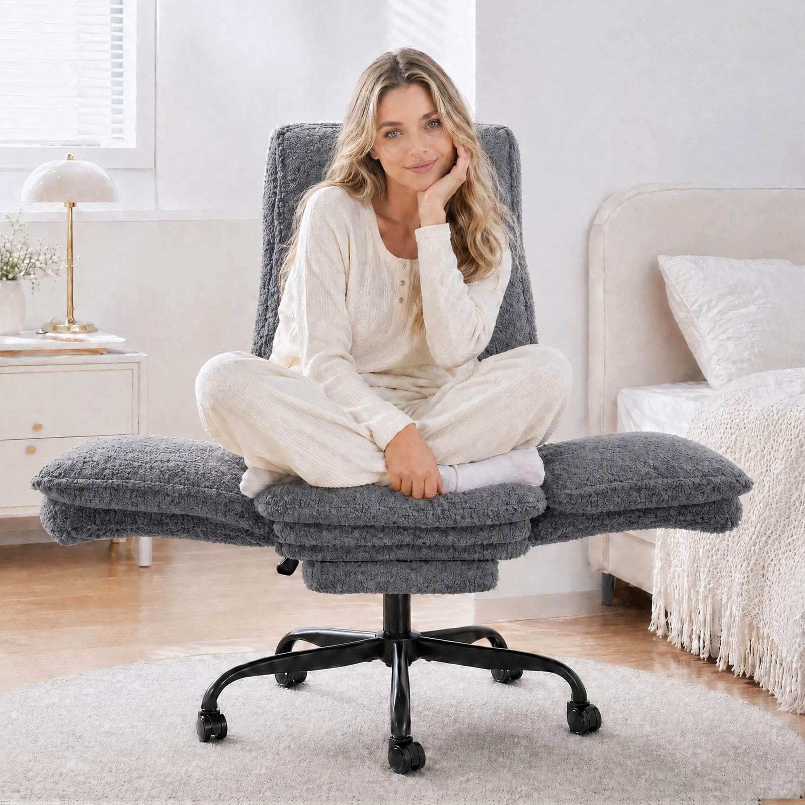 Silla Oficina con Respaldo Alto, Silla Escritorio para Trabajar Largas Horas, Tela de Peluche, Silla Oficina Ergonomica con Reposabrazos Abatibles, Ejecutiva Silla Gaming con Reposapies, Gris