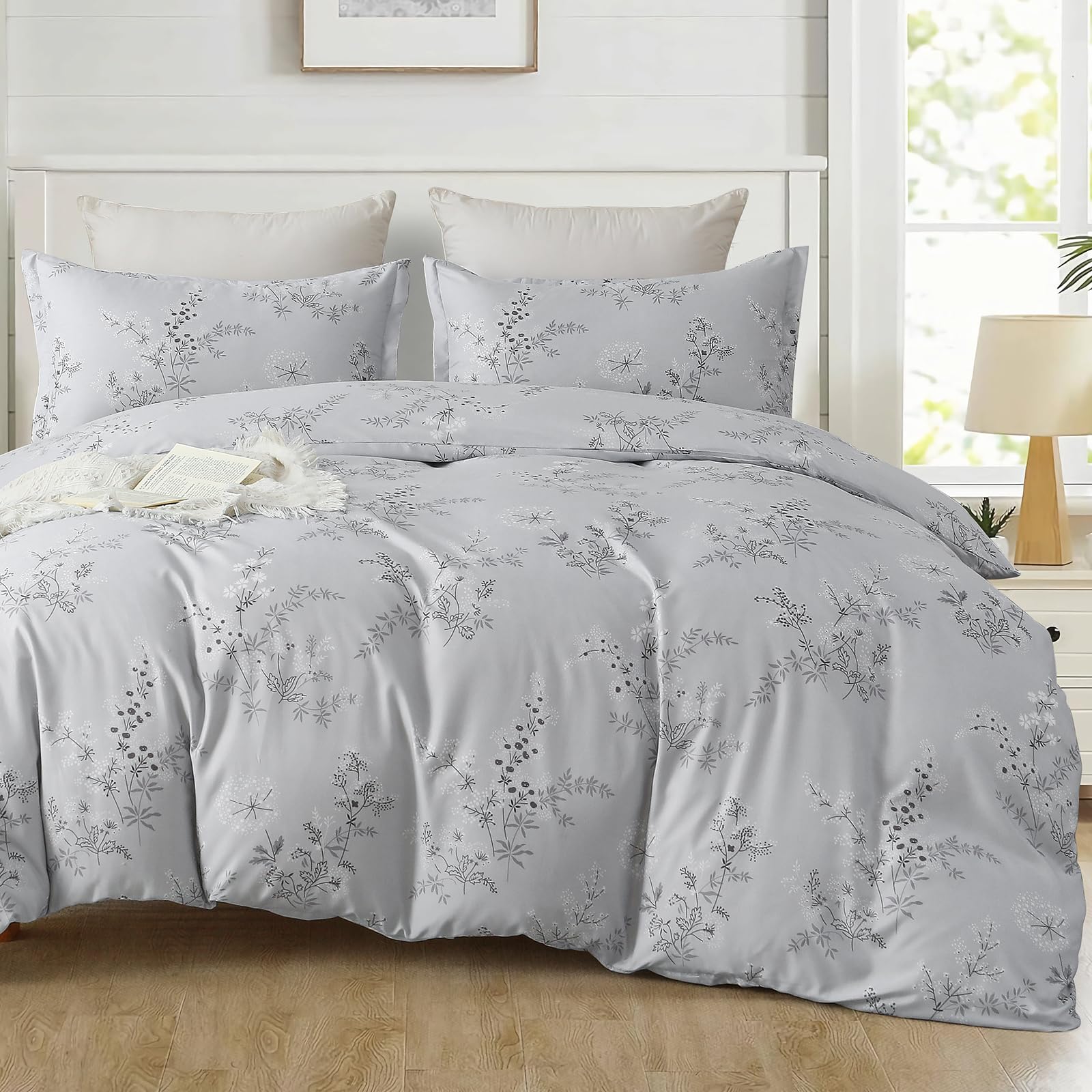Guchuang Bedding Light Grey Silver Floral Double Size Duvet Cover Set, Flowers Bedding Set with 2 Pillowcases, Soft Microfiber Quilt Cover with Zipper Closure 200x200cm — image 1