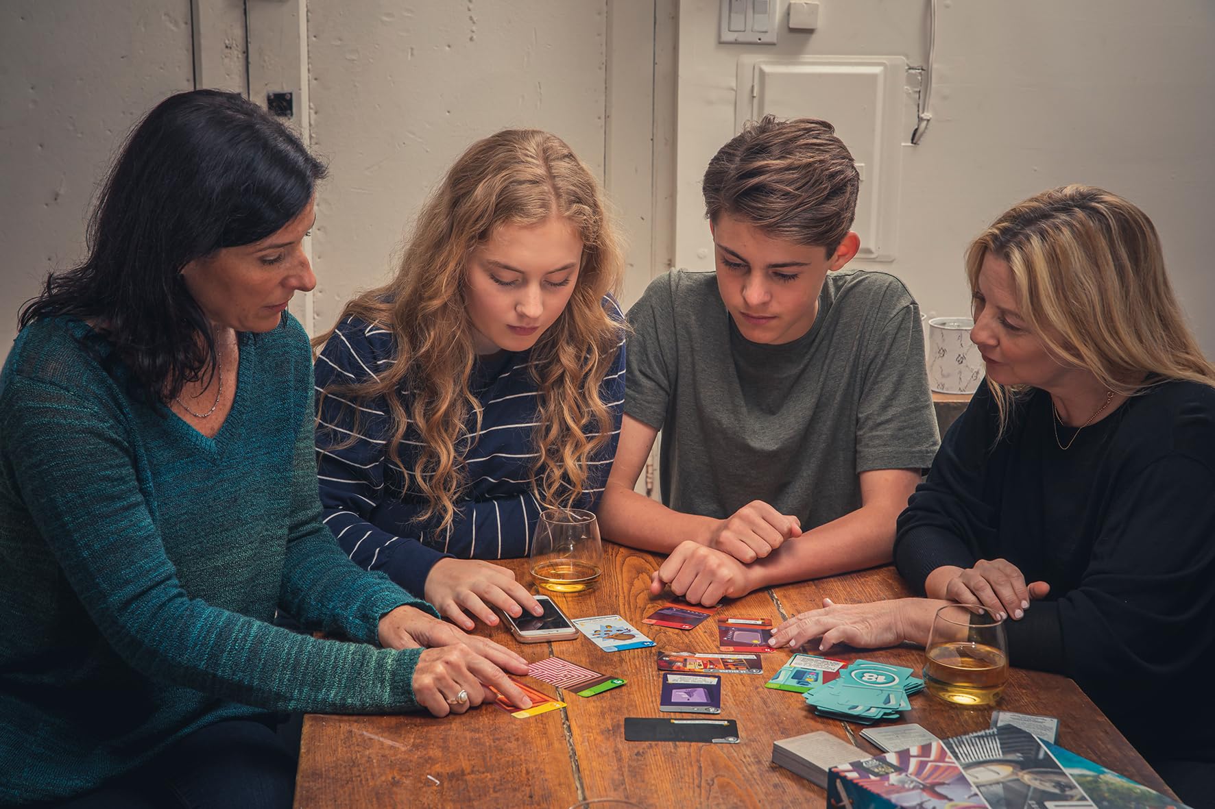 Asmodee - Unlock! : Heroic Adventures - Space Cowboys - Jeux de société - Jeu de Cartes - Escape Game - Adultes et Enfants à partir de 10 Ans - 1 à 6 Joueurs - 60 Minutes
