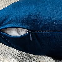 Vista 118 de EMEMA Paquete de 2 fundas de almohada de terciopelo, decorativas, cuadradas, suaves, sólidas, para sofá, dormitorio, silla o automóvil, 18 x 18 Gris