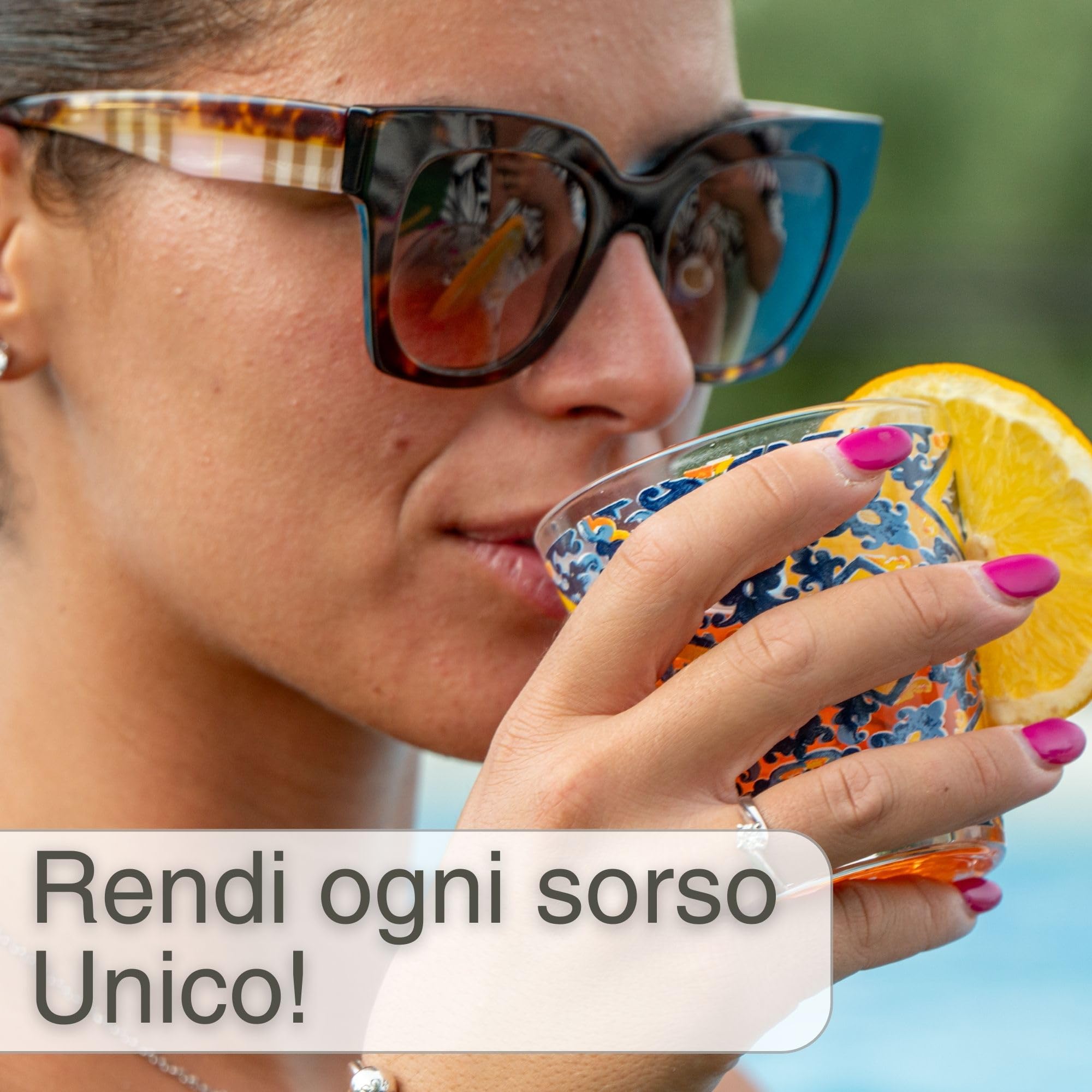 NAMAI - Set 6 Bicchieri Colorati Vetro, 270 ML, Design Unico, Adatti alla Lavastoviglie e Microonde, Vetro Resistente, Colori Vivaci, Idea Regalo, Made In Italy