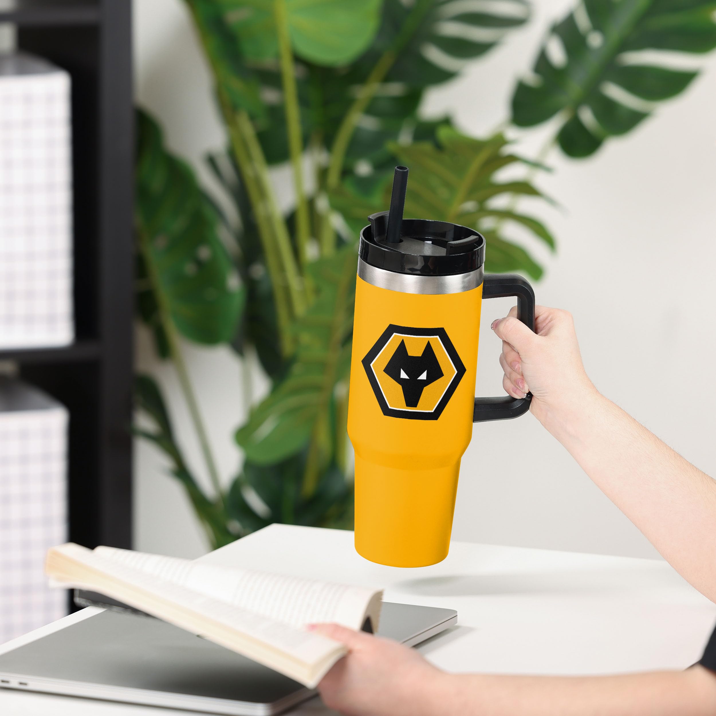 FOCO Offizielles Lizenzprodukt Wolverhampton Wanderers FC Teamfarbe 1,1-Liter Tumbler-Becher