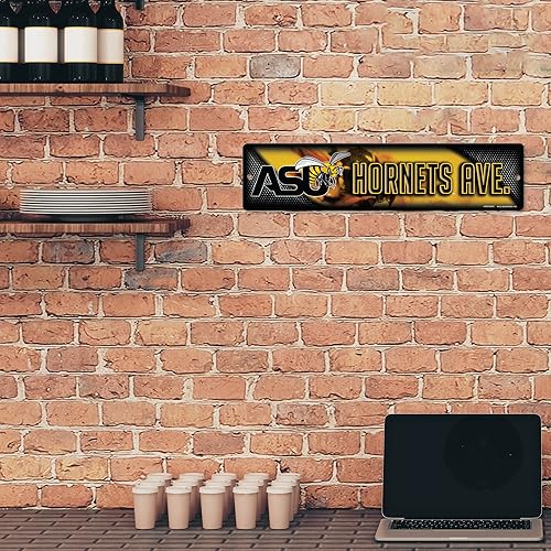 Vista 560 de Rico Industries Letrero de plástico de la NCAA de plástico de 4 x 16 pulgadas Alternativo