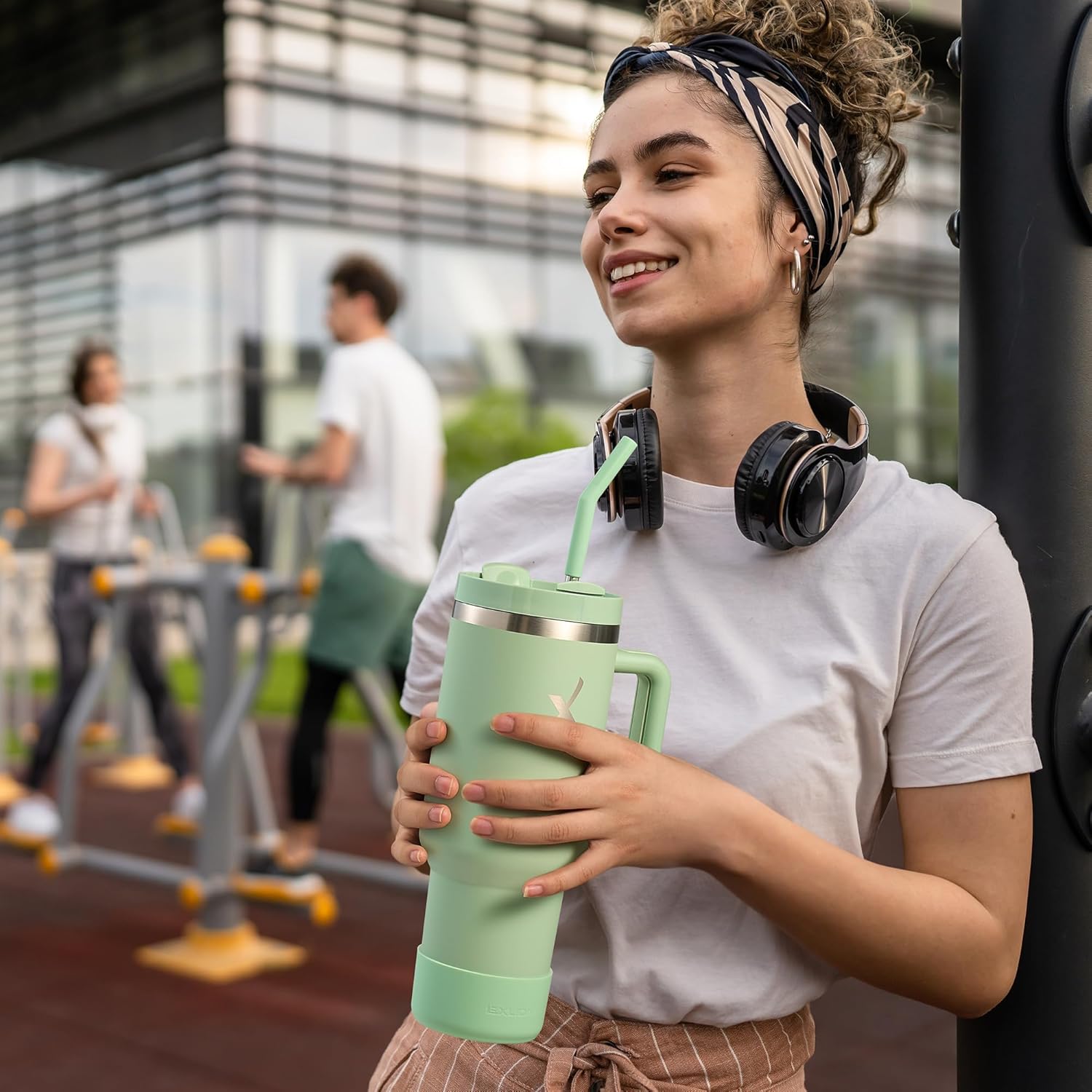 lexlion FlowOne Tumbler with Handle and Straw Lid 30 Oz– Insulated Stainless Steel Travel Mug – BPA-Free, Leakproof, Dishwasher Safe – Hot and Cold Drinkware – Car Cup Holder Fit - Image 5