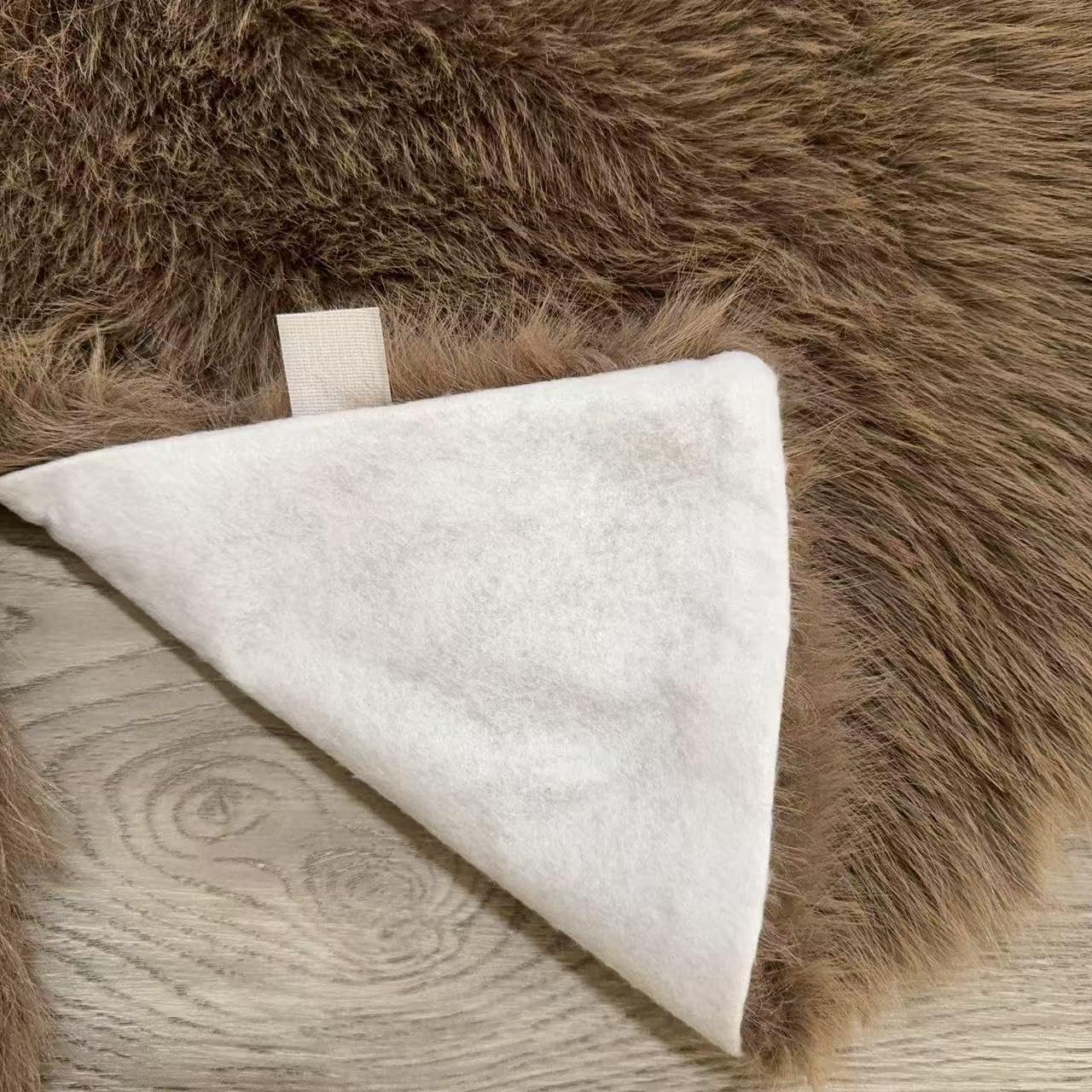 Faux Fur Christmas Tree Skirts, 60 inches Plush Long Haired Wool Fur Xmas Tree Base Cover Mat for New Year Home Party Decorations (150CM, Lightbrown)