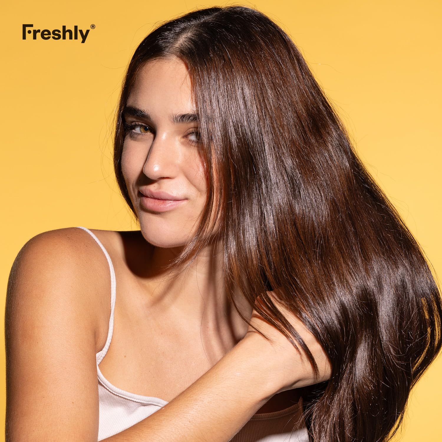 Freshly - Protector Térmico Pelo – con Keratina Vegetal Sin Siliconas – Spray Desenredante para Todo Tipo de Cabellos – Brillo e Hidratación Capilar - Fórmula Natural 99,4% – 200ml
