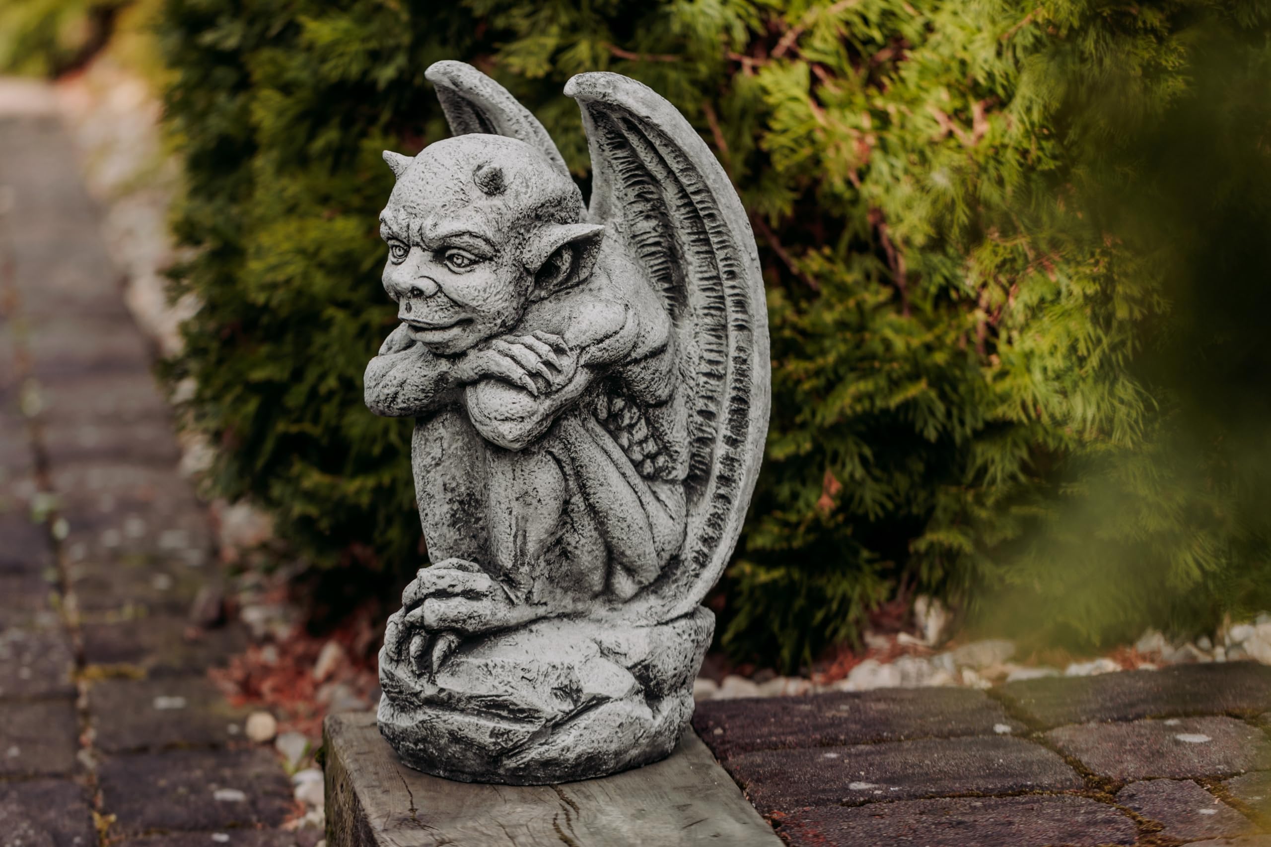 gartendekoparadies.de Gargouille le Gardien, figurine en pierre, hauteur 46 cm, 21 kg, gris, résistante au gel, en pierre moulée, pour l'extérieur