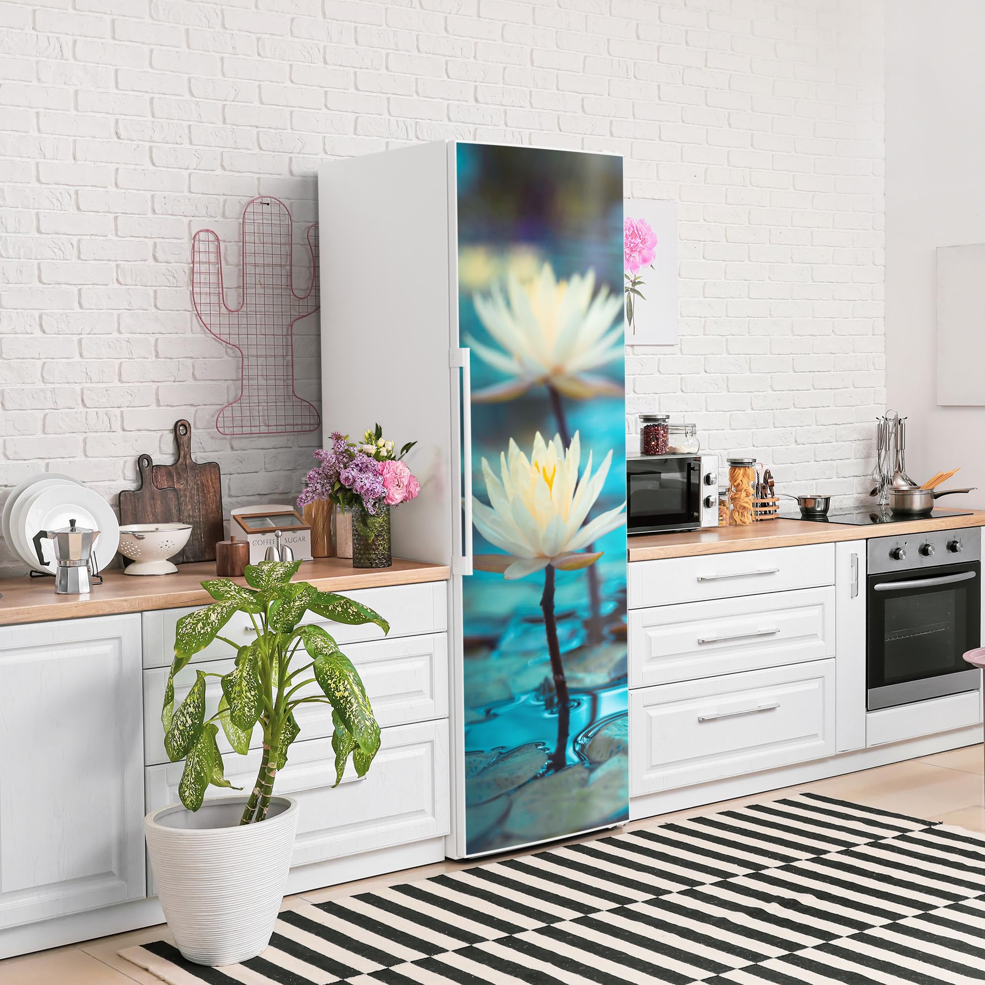DEQORI Folia magnetyczna do lodówki 60 x 190 cm | motyw lilii wodnych | dekoracyjna mata magnetyczna ochrona przed zamrażarką | magnetyczna folia dekoracyjna samoprzylepna, magnetyczna i odporna na