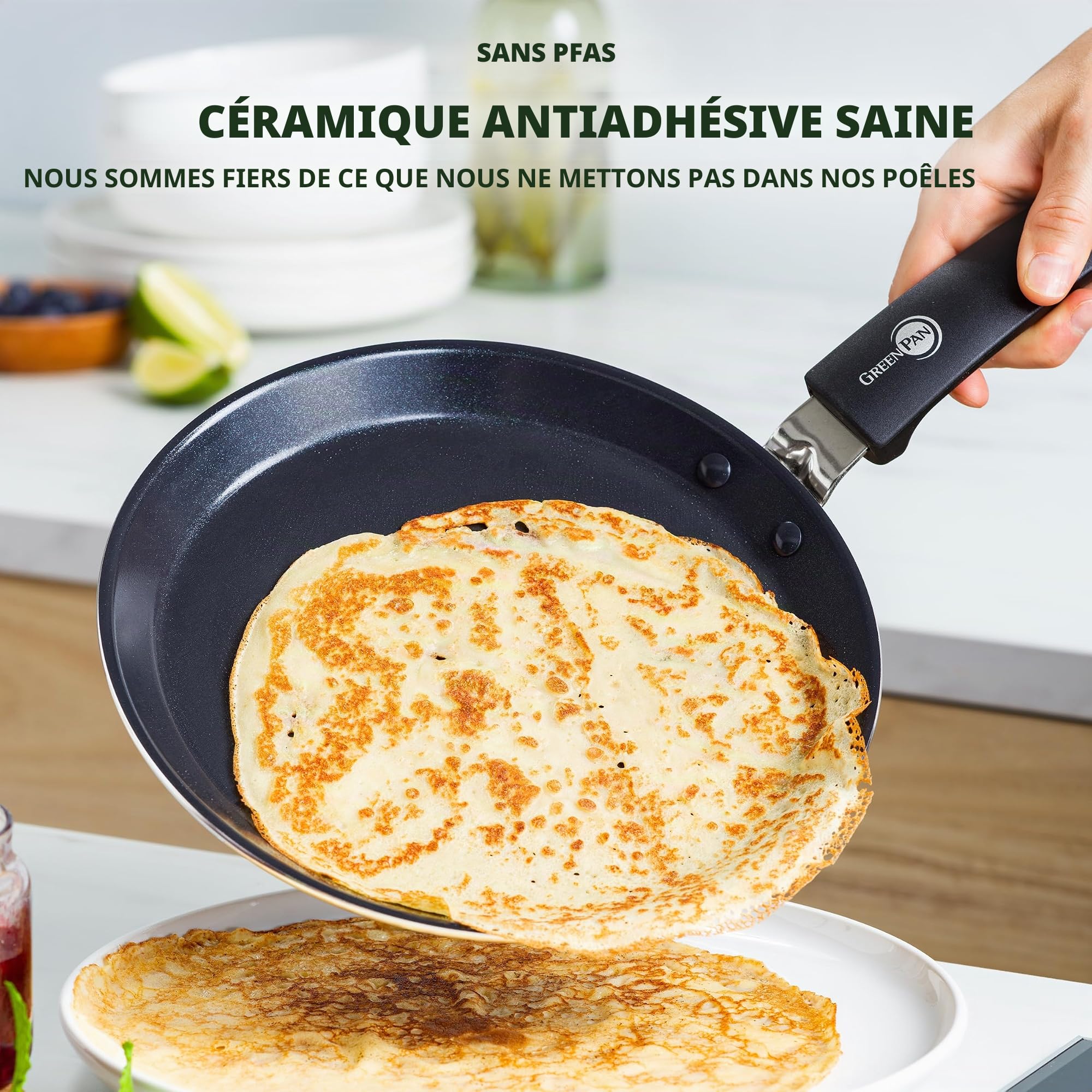 GreenPan Essentials Poêle à Crêpes Antiadhésive en Céramique Saine de 24 cm, Sans PFAS, Induction, Va au four et au gril jusqu'à 160°C, Va au lave-vaisselle, Noir