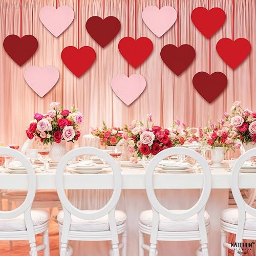Miniatura 4 de KatchOn Paquete de 12 guirnaldas de corazón de fieltro rojo | Decoraciones de corazones colgantes para el día de San Valentín