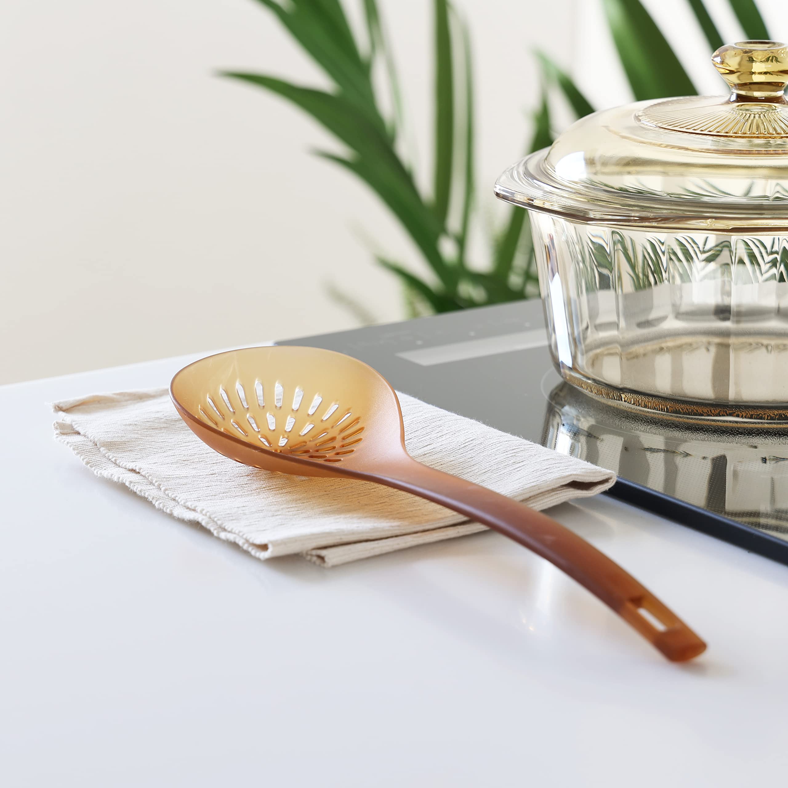 Amazon.co.jp: パール金属 フロスト 耐熱穴あき料理スプーン ブラウン