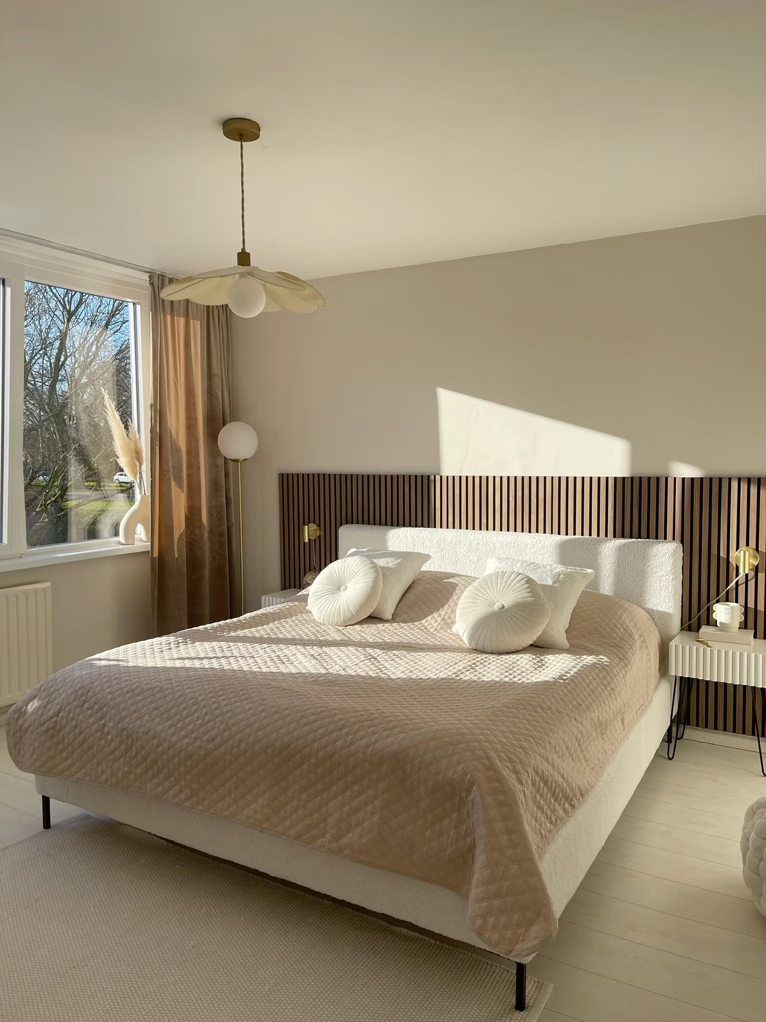 eacommerce | Pannello Fonoassorbente, Doghe in MDF, 60x60 cm, Rivestimento murale | Isolamento acustico, Facile da installare, Leggero | Migliora l’acustica e riduce il rumore | Confezione da (Rovere)