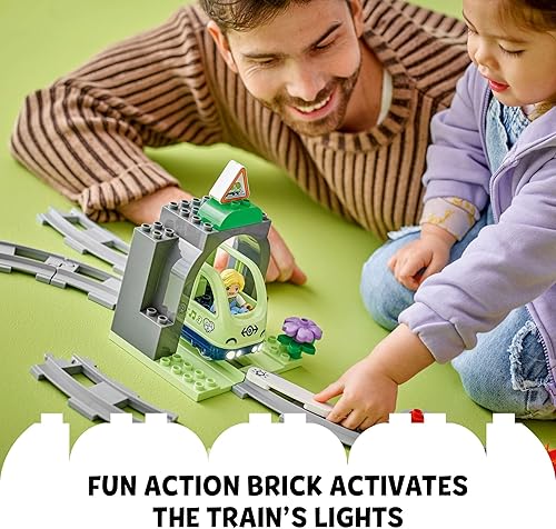 Miniatura 6 de LEGO DUPLO 10425 - Juego de expansión de túnel y pistas de tren de la ciudad, 10 piezas adicionales de vías de tren, juego de tren para preescolar y