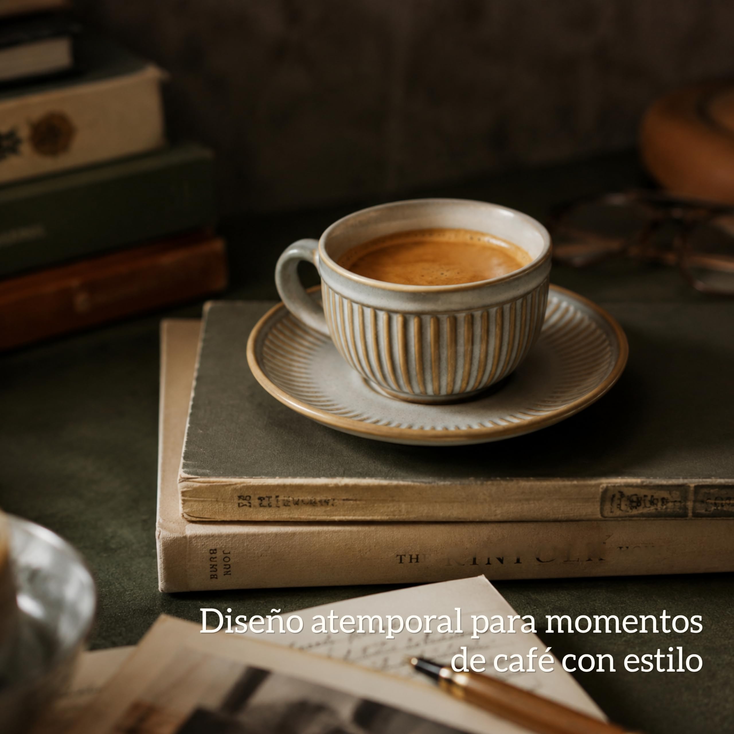 Tazas de Café Espresso con Platos - 6 x 100 ml con Asa - Estrias Antideslizantes - Cerámica Paredes Gruesas - Juego de Té - Aptas para Lavavajillas - Caja de Regalo - Blanco