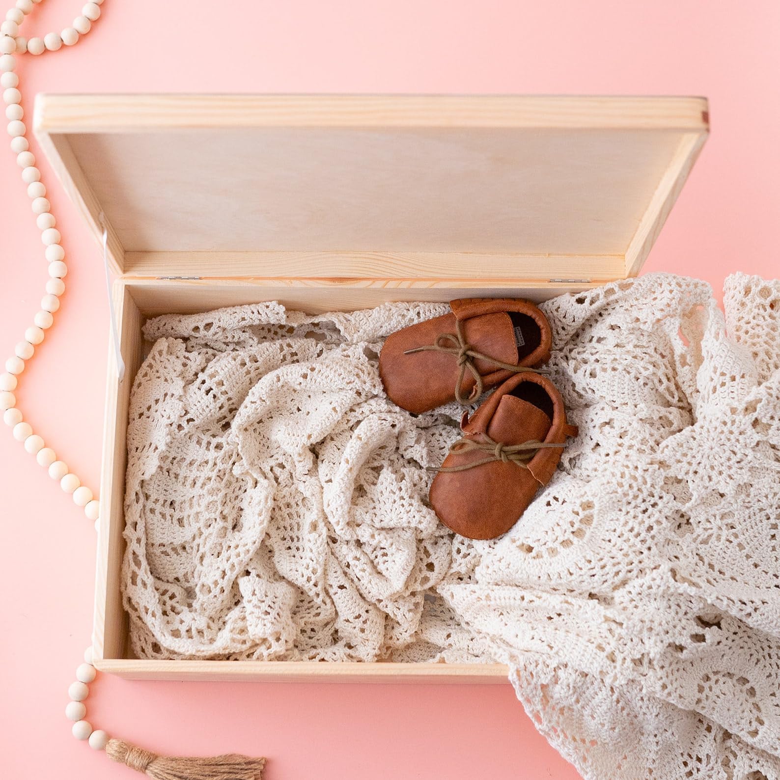 Bärenfreunde - Personalisierte Erinnerungsbox Baby mit Spezial-Druck - Individuelle Baby Erinnerungsbox - Erinnerungskiste Taufe - Geschenk zur Taufe (M flach | Klappdeckel,Taufpsalm Blumen)