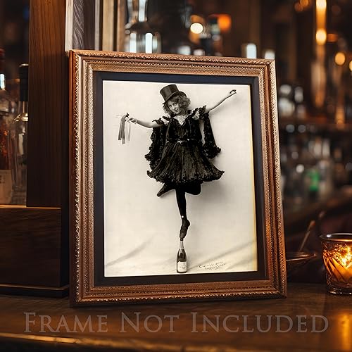 Miniatura 2 de Champagne Girl - Póster vintage de 11 x 14 pulgadas sin marco, arte de teatro musical retro, bailarina de pie en botella de champán, foto en blanco