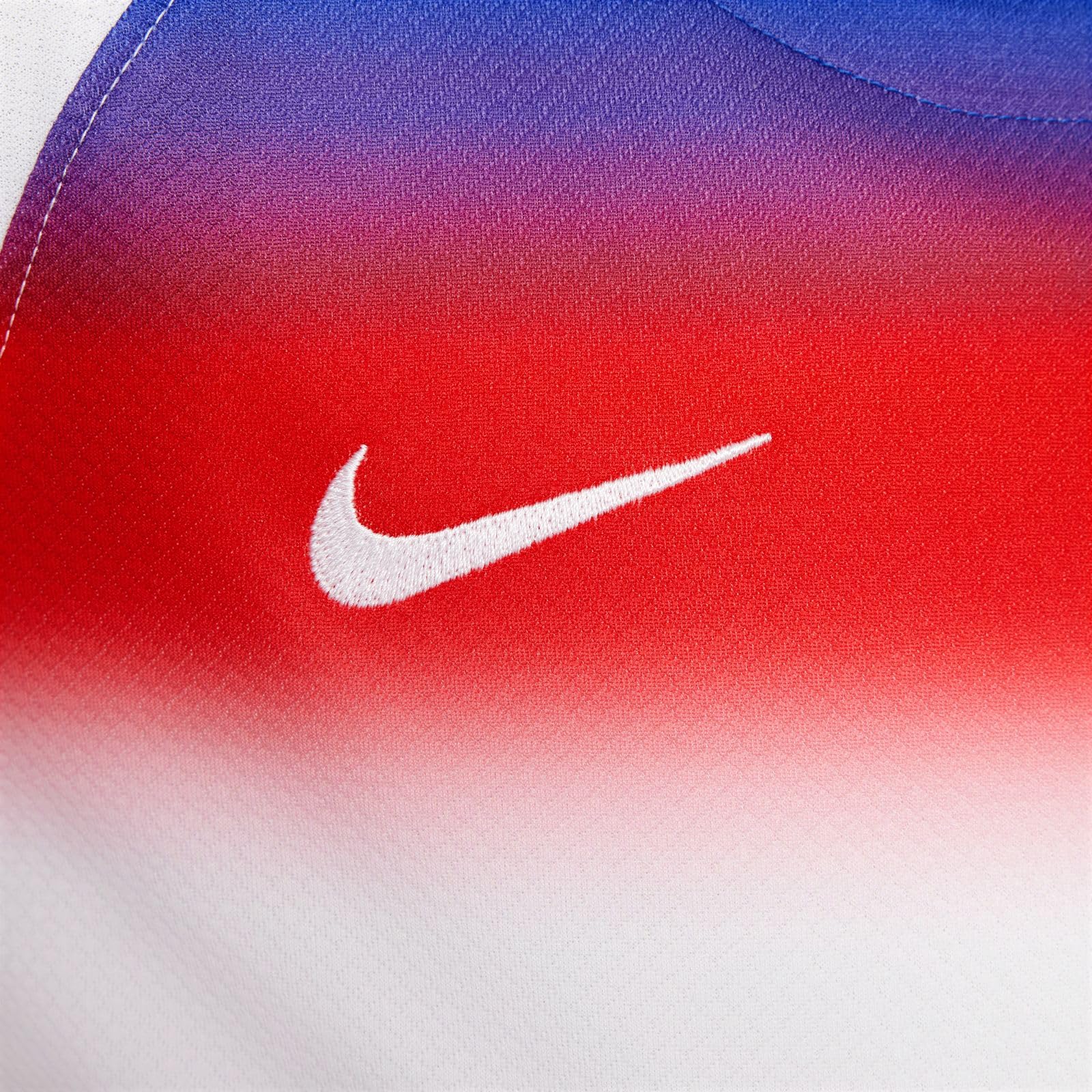 England 2025/26 Stadium Home dreiteiliges Nike Replika Fußballtrikot-Set für jüngere Kinder, FZ9233