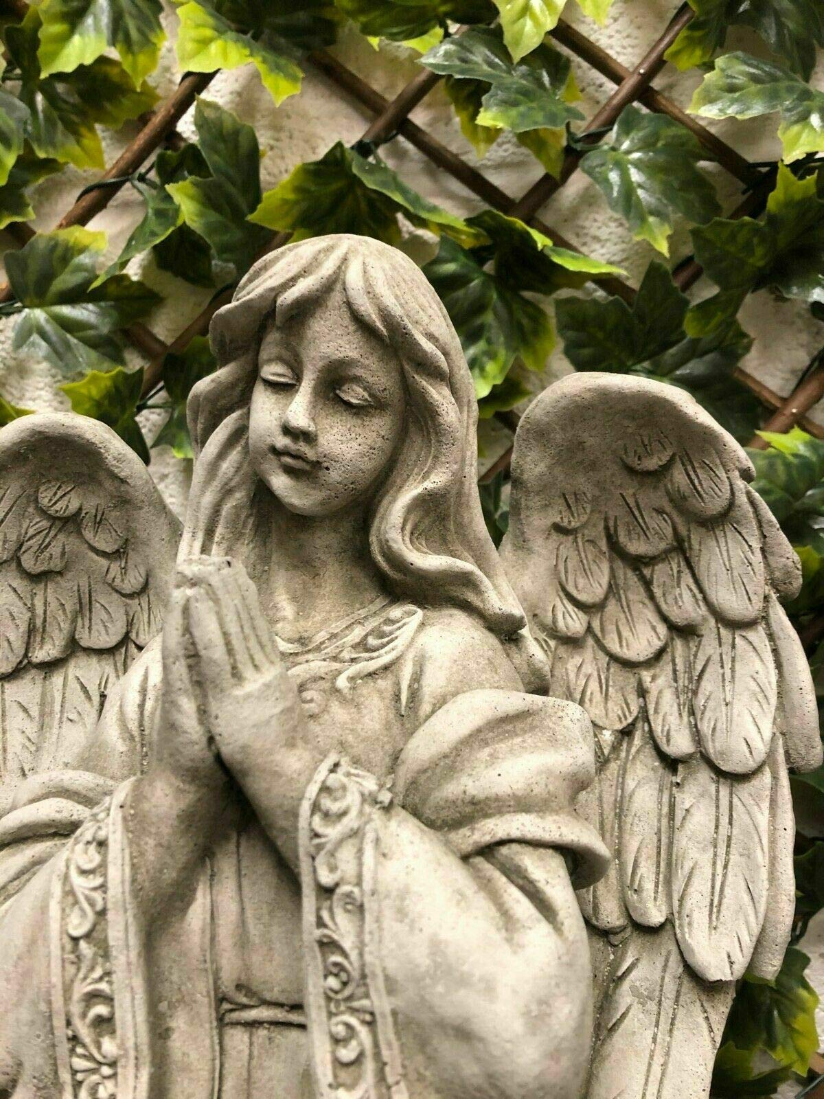 Statua di angelo in preghiera in pietra ricostituita | Ornamento da giardino in calcestruzzo vintage