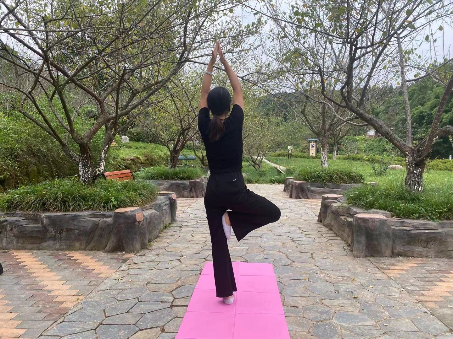 EKE Esterilla de Yoga Plegable de Corcho, Material Antideslizante 100% Reciclable, Ecológica, Fabricada en Corcho y TPE, Perfecta para Hot Yoga 183 * 65 * 0,5cm con Bolsa de Transporte