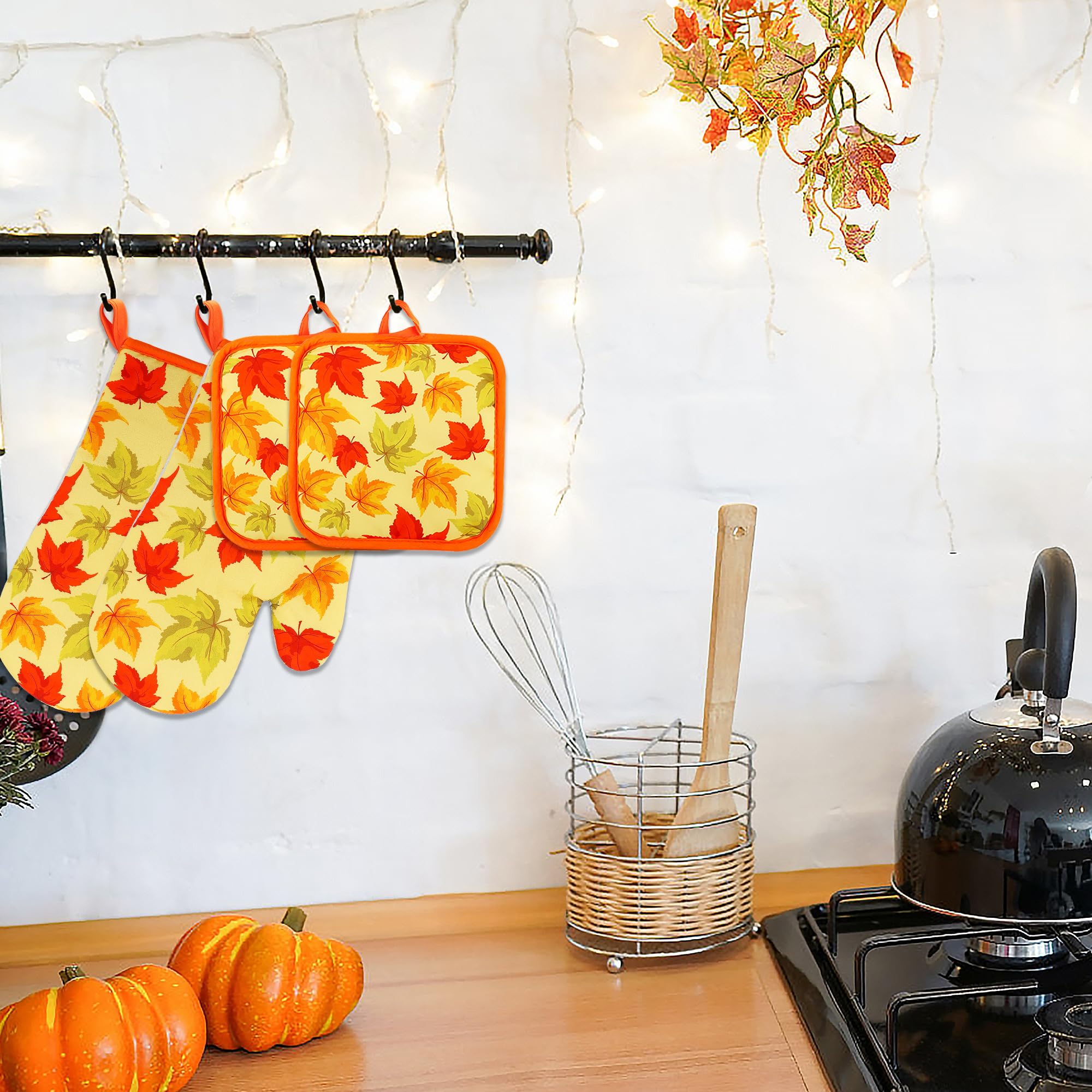 Lucleag Juego de 4 manoplas y soportes para ollas de otoño, Acción de Gracias, otoño, hojas de arce, guantes de horno y agarraderas, resistentes al calor, guantes de cocina antideslizantes para Acción