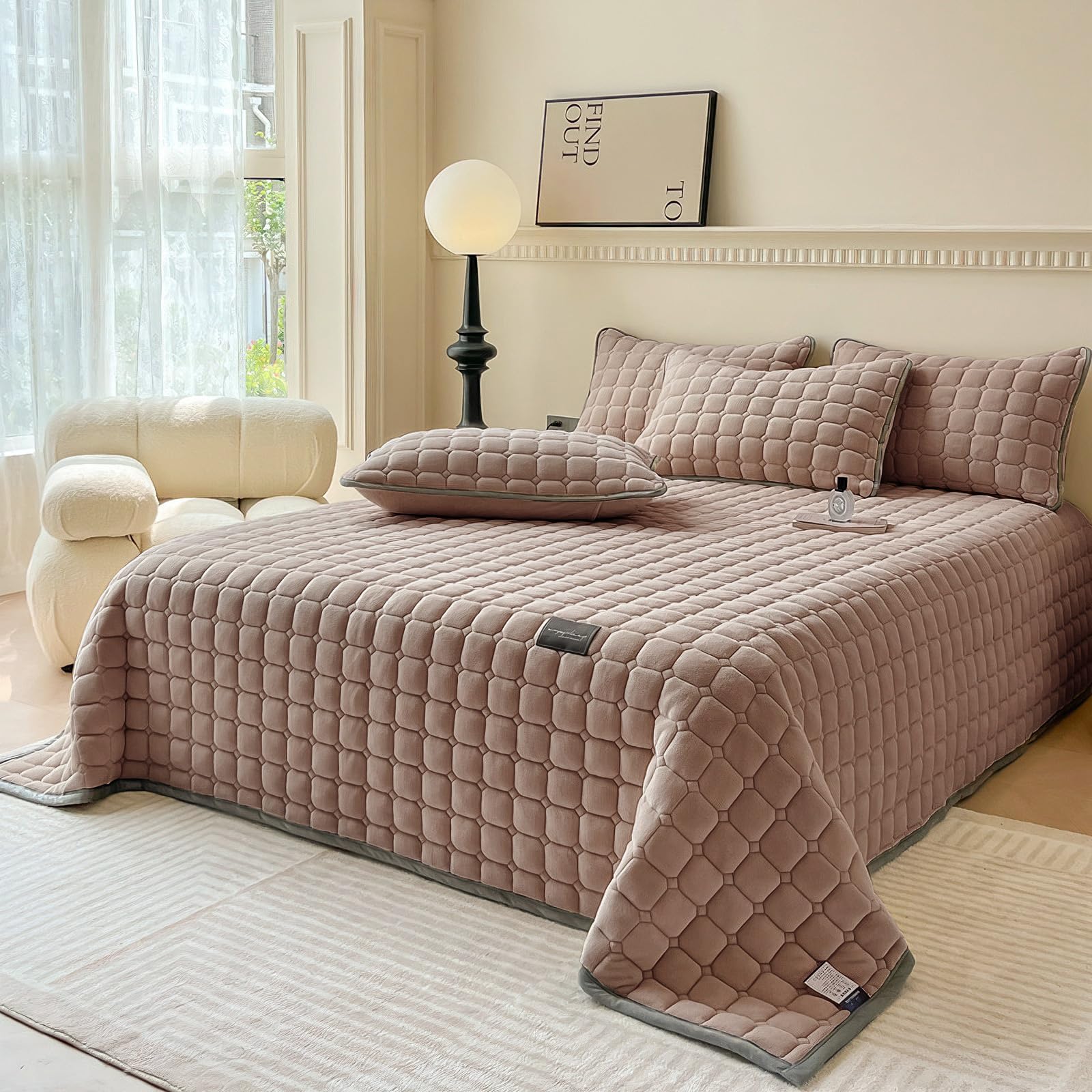 SHANNA Edredón extragrande: colcha de terciopelo de leche de 3 piezas colcha 230 x 250 cm con fundas de almohada 50 x 70 cm elegante cama doble forrada y acolchada para sala de estar (color café)