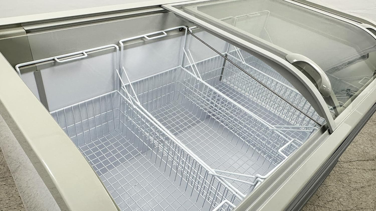 Commercial Display Chest Freezer, ETL Market Grocery Island Showcase Merchandiser, 56" W 11.1 cu. ft. White