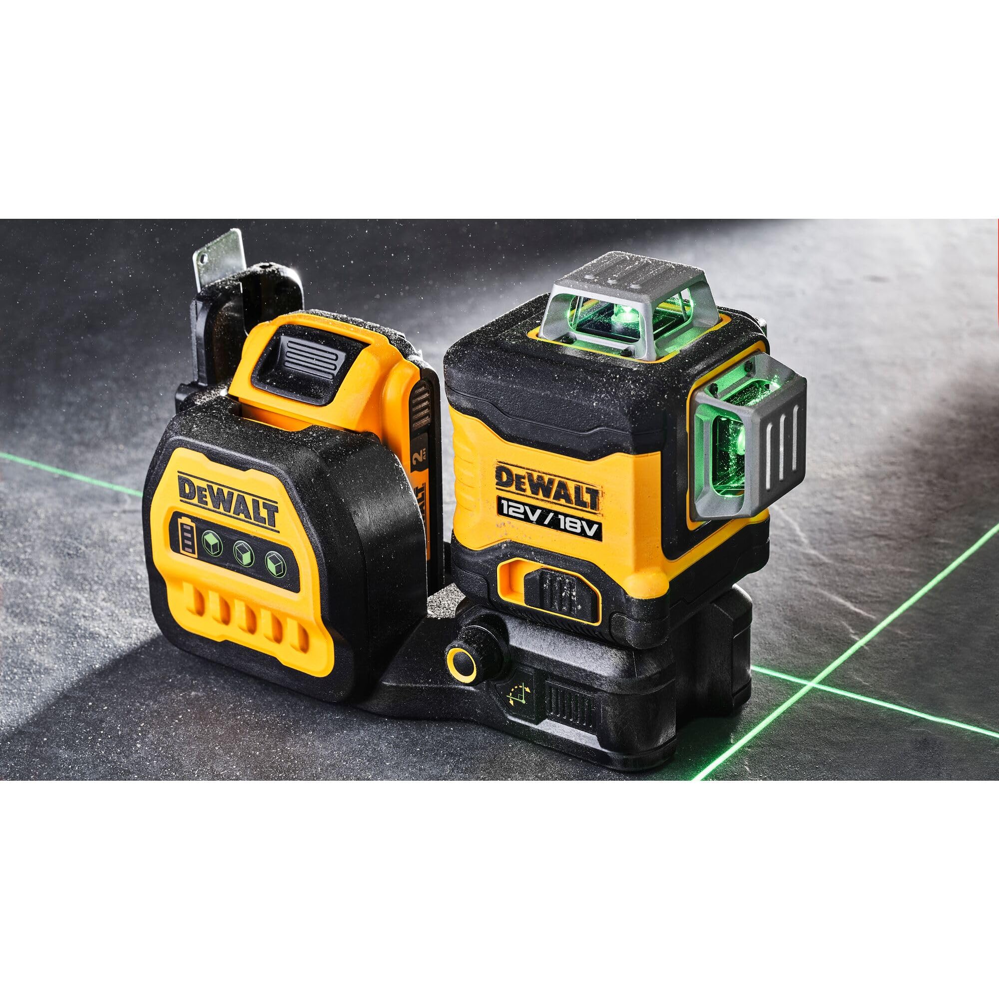 DEWALT DCE089D1G18-QW DCE089D1G18-QW-Poziom 3-liniowy 360° XR 18V/12V Samooczny zielony laser z akumulatorem 18V Li-Ion 2Ah, srebrny