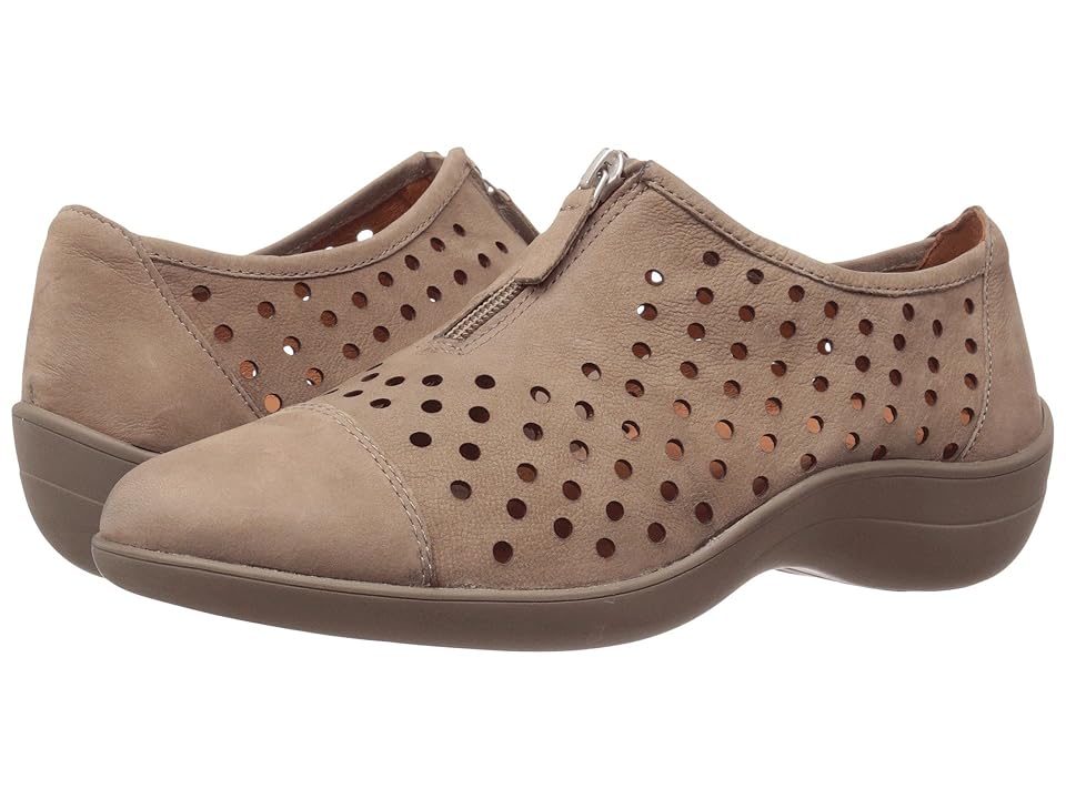 

Gentle Souls by Kenneth Cole Austin (Mushroom) Women's Shoes, Gray