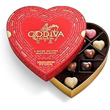 Godiva Gold Heart Belgian Chocolate Box, Assorted Chocolates with Ganache and Pralin&eacute;s, Elegant Valentine&rsquo;s Day Gift for Her, 14 Pc