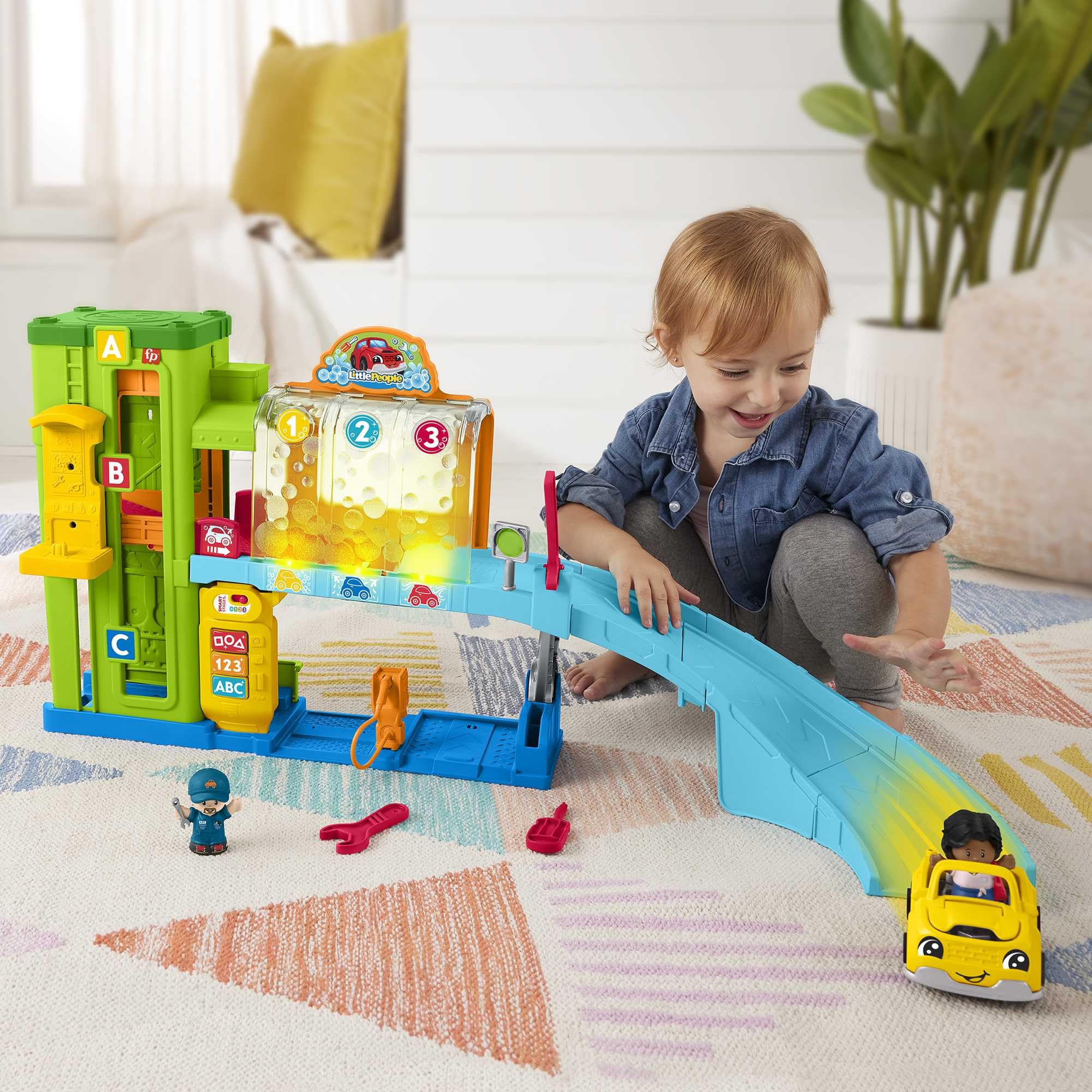 Fisher-Price Little People Lern-Garage - Interaktives Autogaragen-Spielset mit Lichtern, Musik und Smart Stages-Lerninhalten für Kleinkinder und Vorschulkinder, HRC61