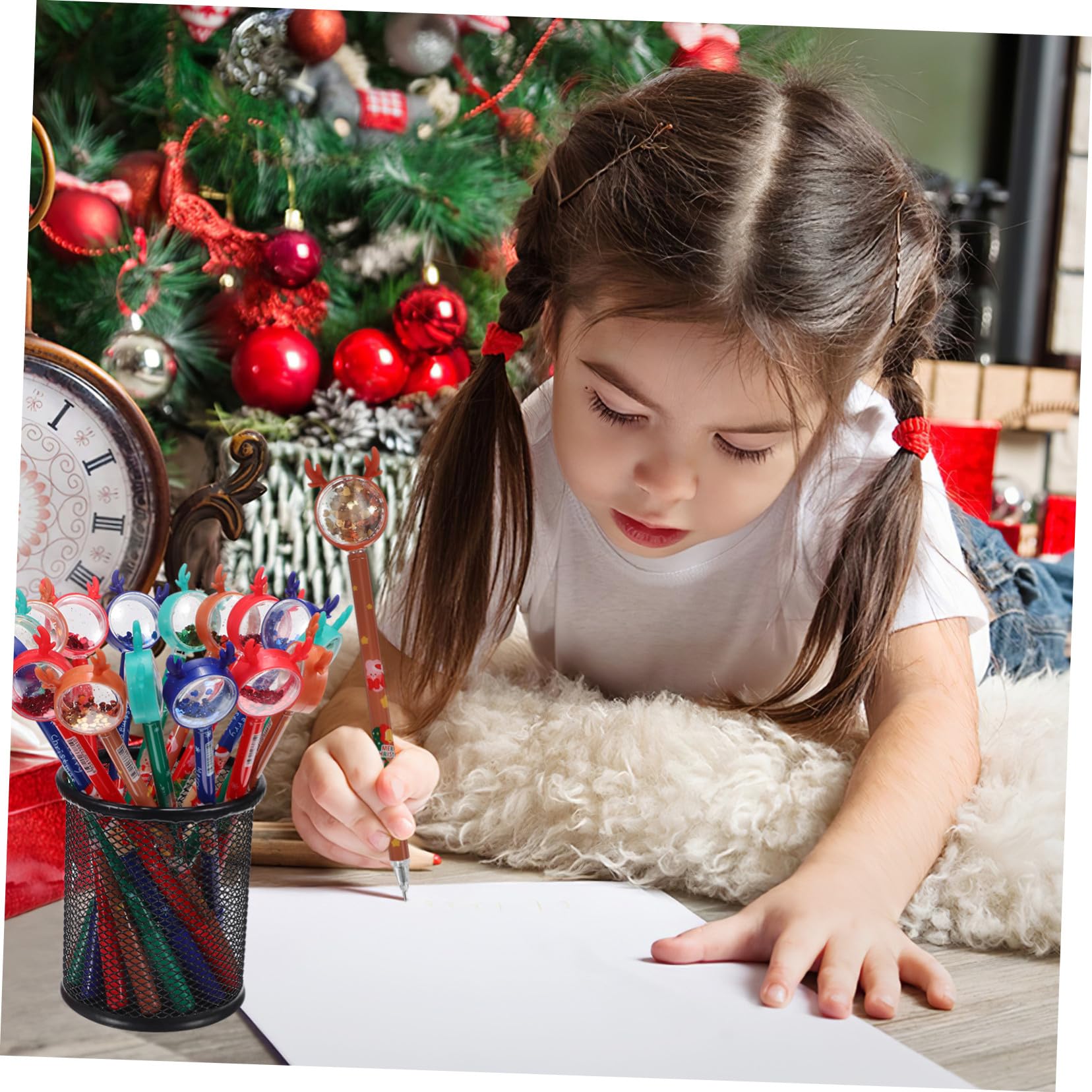 ERINGOGO 36 Pièces Stylos Gel Thème Noël avec Toppers Renne Adorables Stylos Écriture Lisse pour Bureau École Créatif