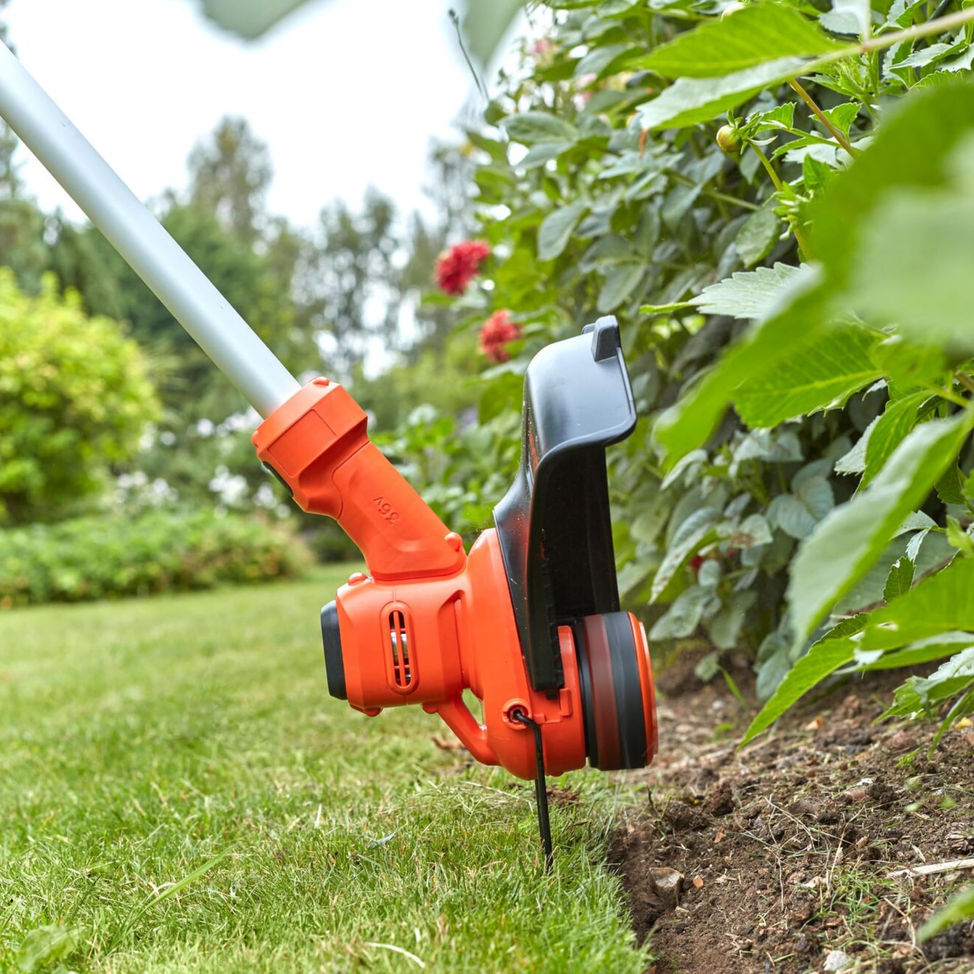 BLACK+DECKER Coupe-Bordures sans Fil 36V 33cm Moteur brushless BCSTA536L1-QW