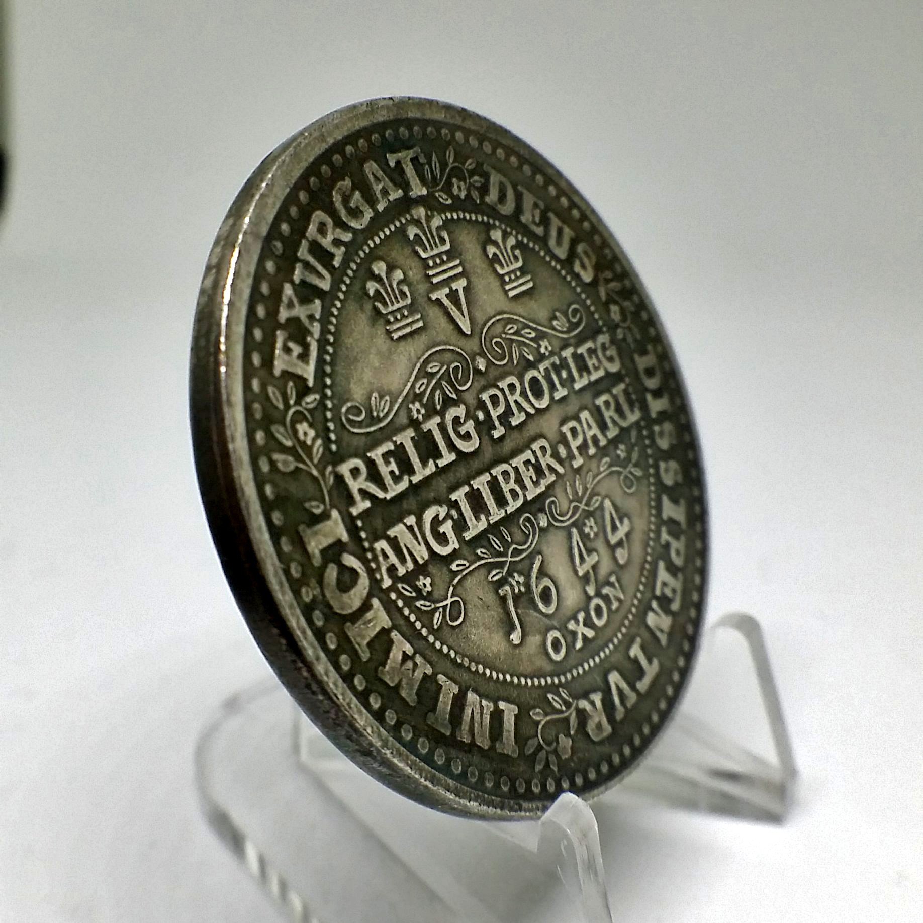 【1679年 (346年前)】イングランド チャールズ2世 Crown銀貨 1679年 (346年前)】イングランド チャールズ2世 Crown銀貨