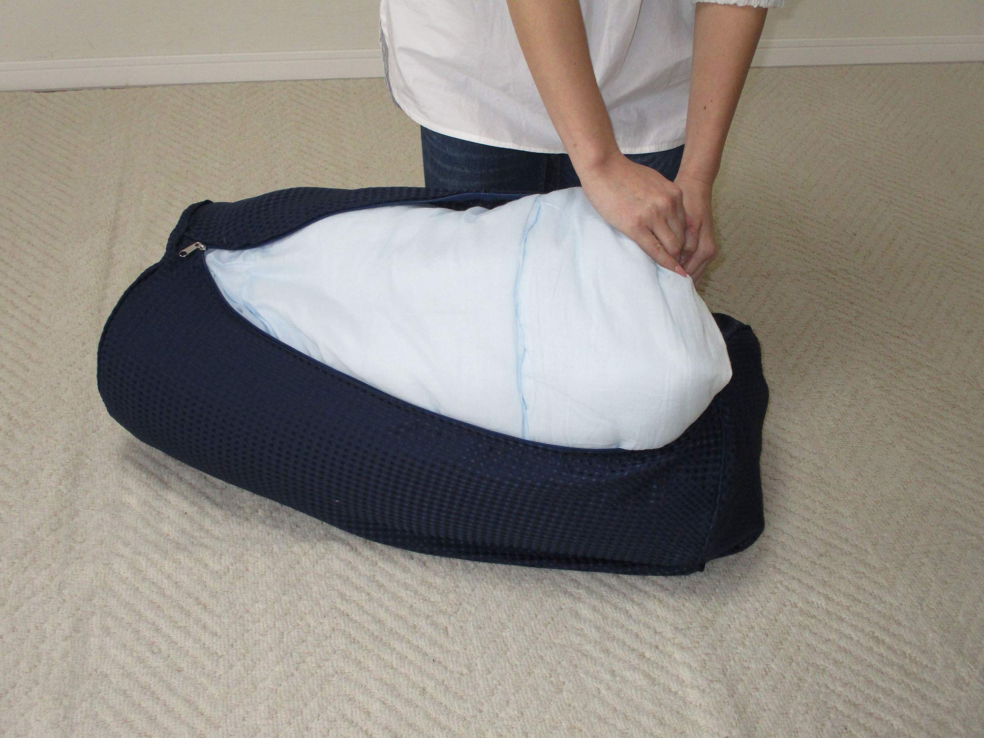 オリエント ふとん 収納袋 ふとんdeクッション ネイビー 使用時サイズ 直径3