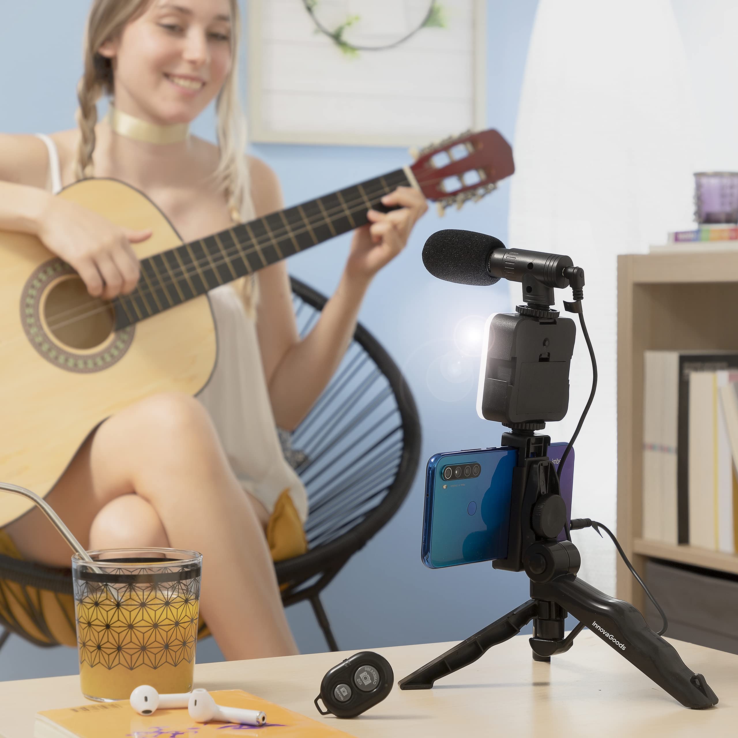 InnovaGoods® Kit de vlogging (6 piezas), tripode para movil graba vídeos de forma profesional, con aro de luz LED, micrófono y mando, ideal para vloggers, YouTubers y creadores de contenido.