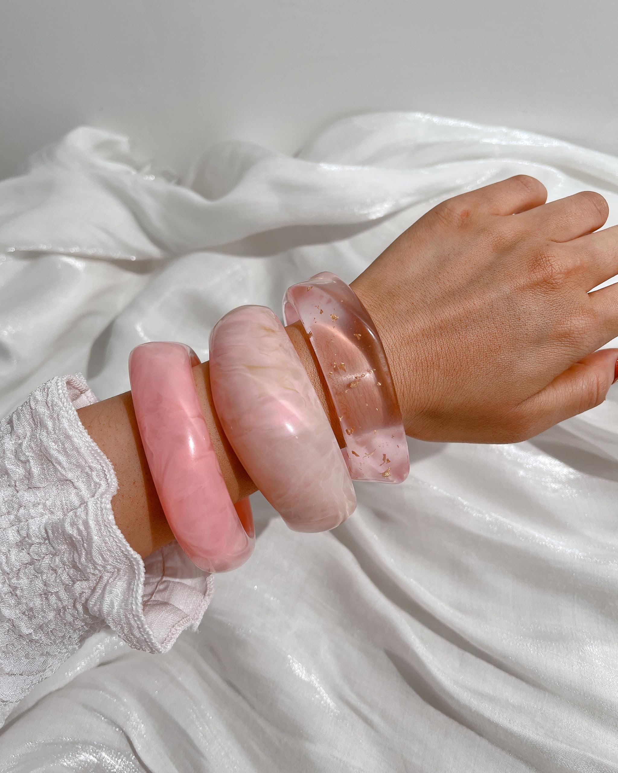ÌF ME Acrylic Bangles Bohemian Bracelets for Women, Maillard Vintage Acrylic Resin Chunky Bangles Bracelets Fashions Thick Statement bangle Set view 3